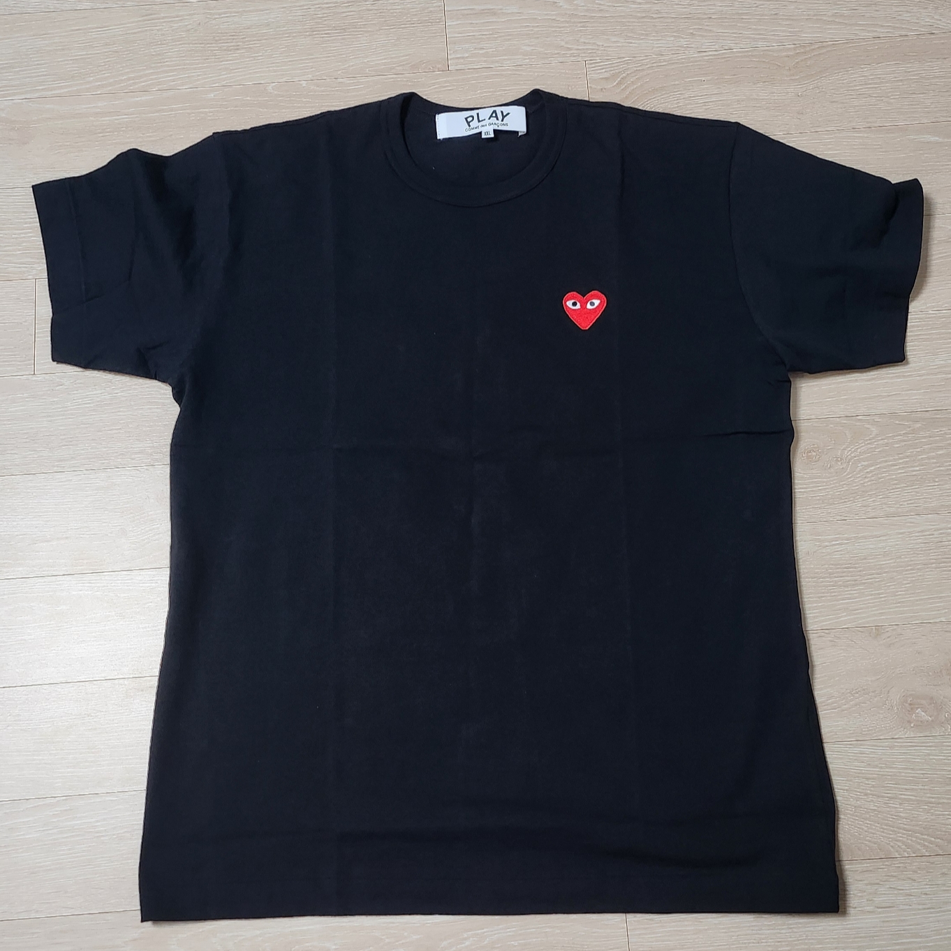 Play Comme des Garcons Red Heart T-Shirt Black 착용 스타일