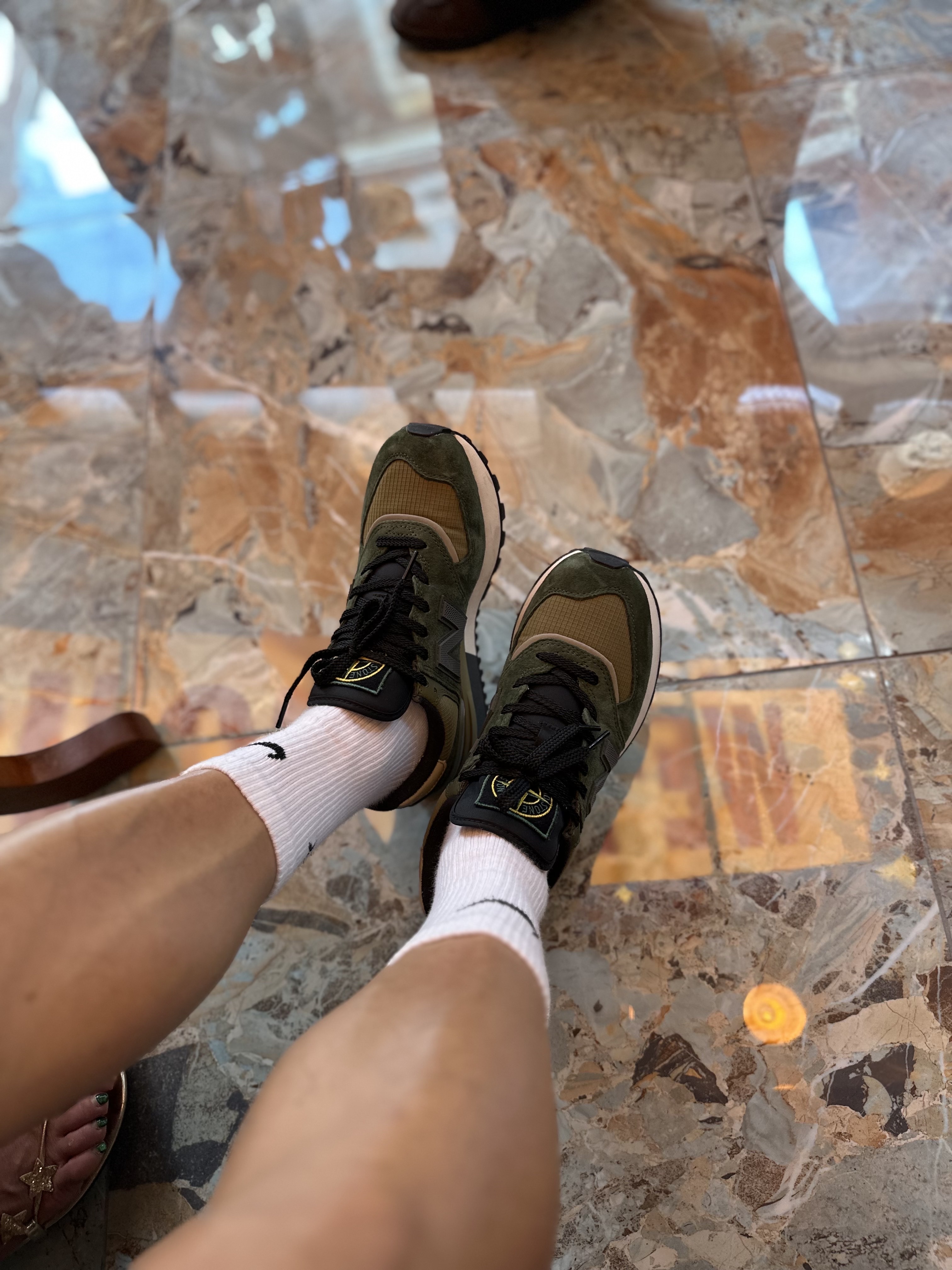 New Balance x Stone Island 574 Legacy Dark Green 착용 스타일