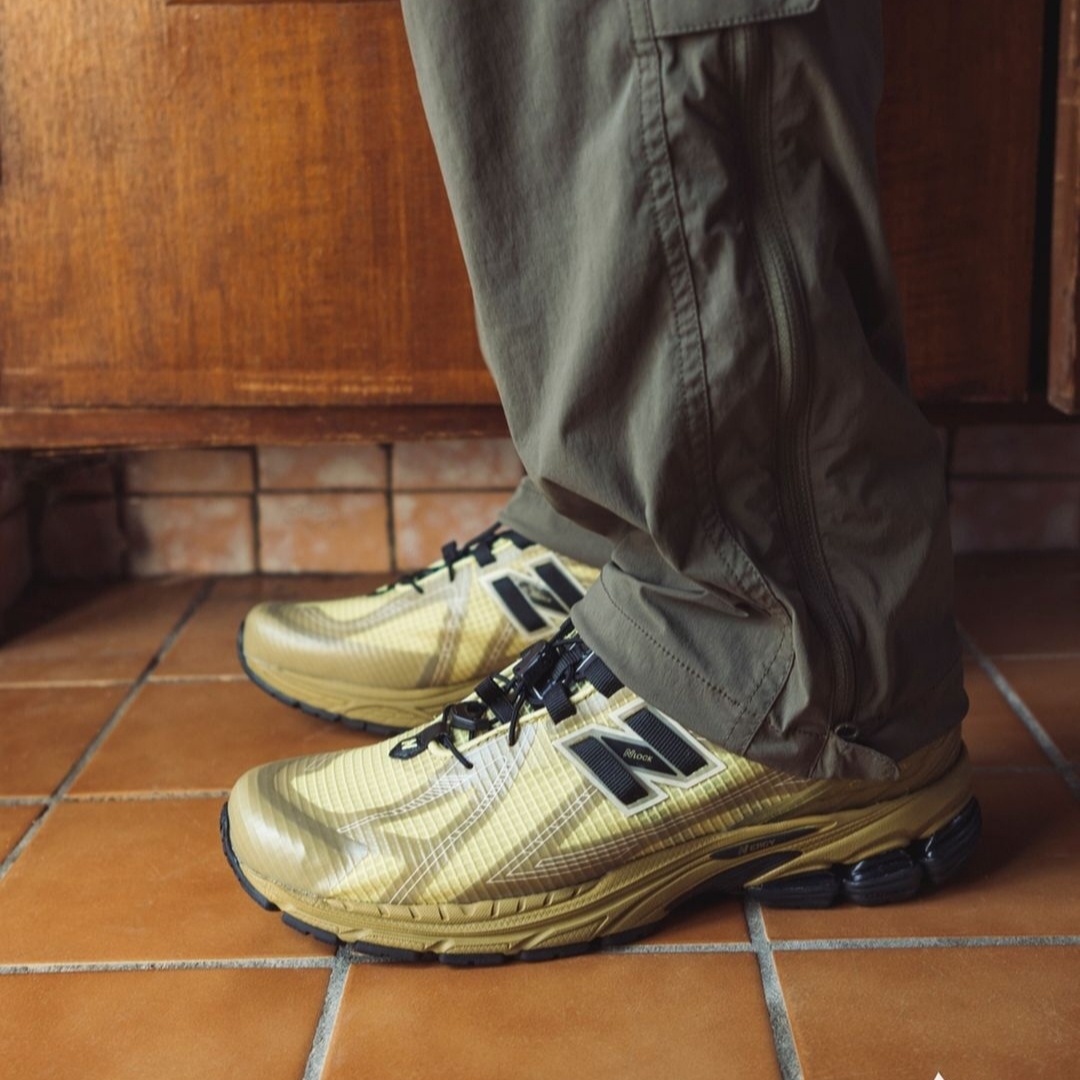 New Balance x Cayl 1906R Yellow 착용 스타일 - 2