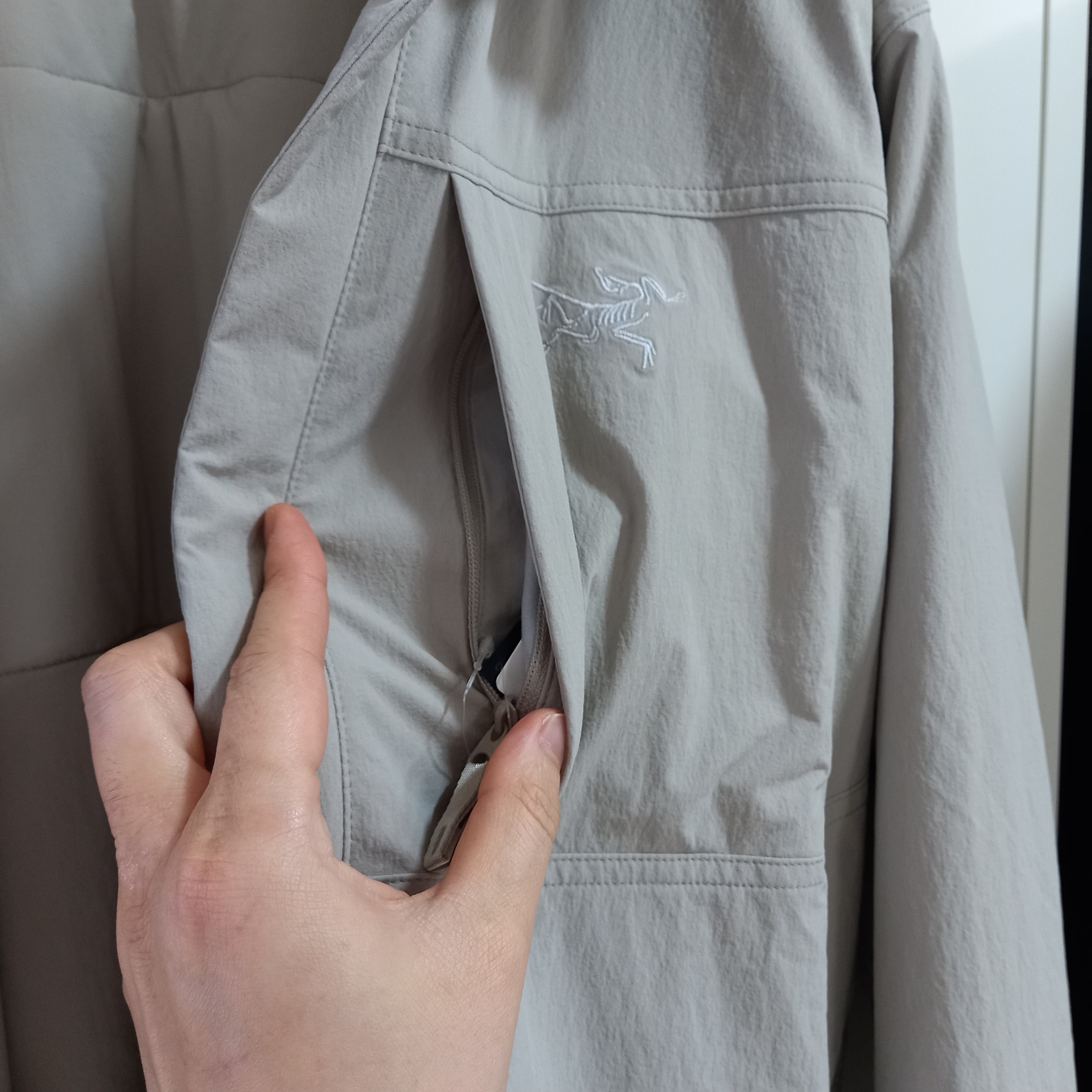 Arc'teryx Cronin Insulated Overshirt Rune 착용 스타일 - 7