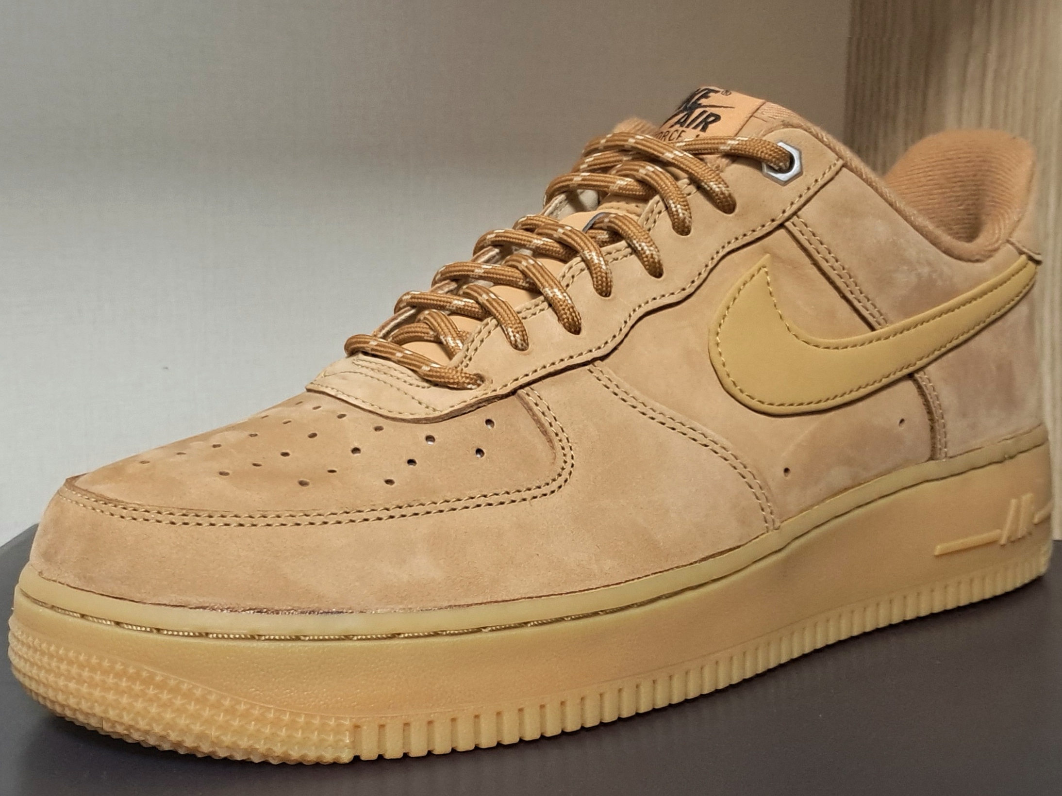 Nike Air Force 1 '07 WB Flax 착용 스타일