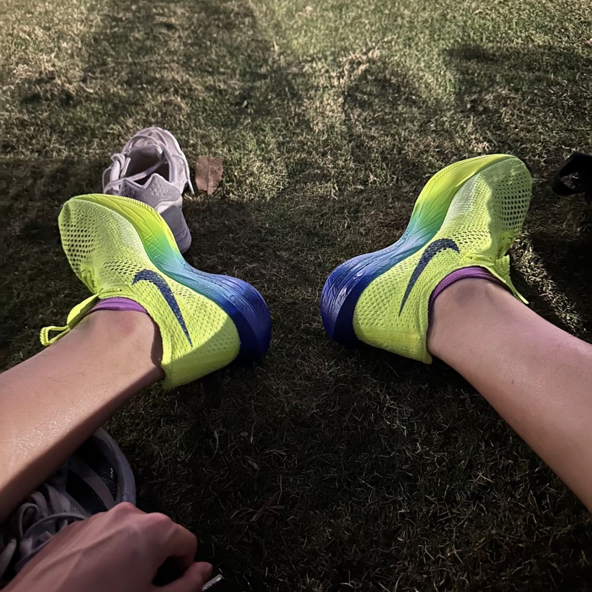 Nike ZoomX Vaporfly Next% 3 Volt Scream Green 착용 스타일