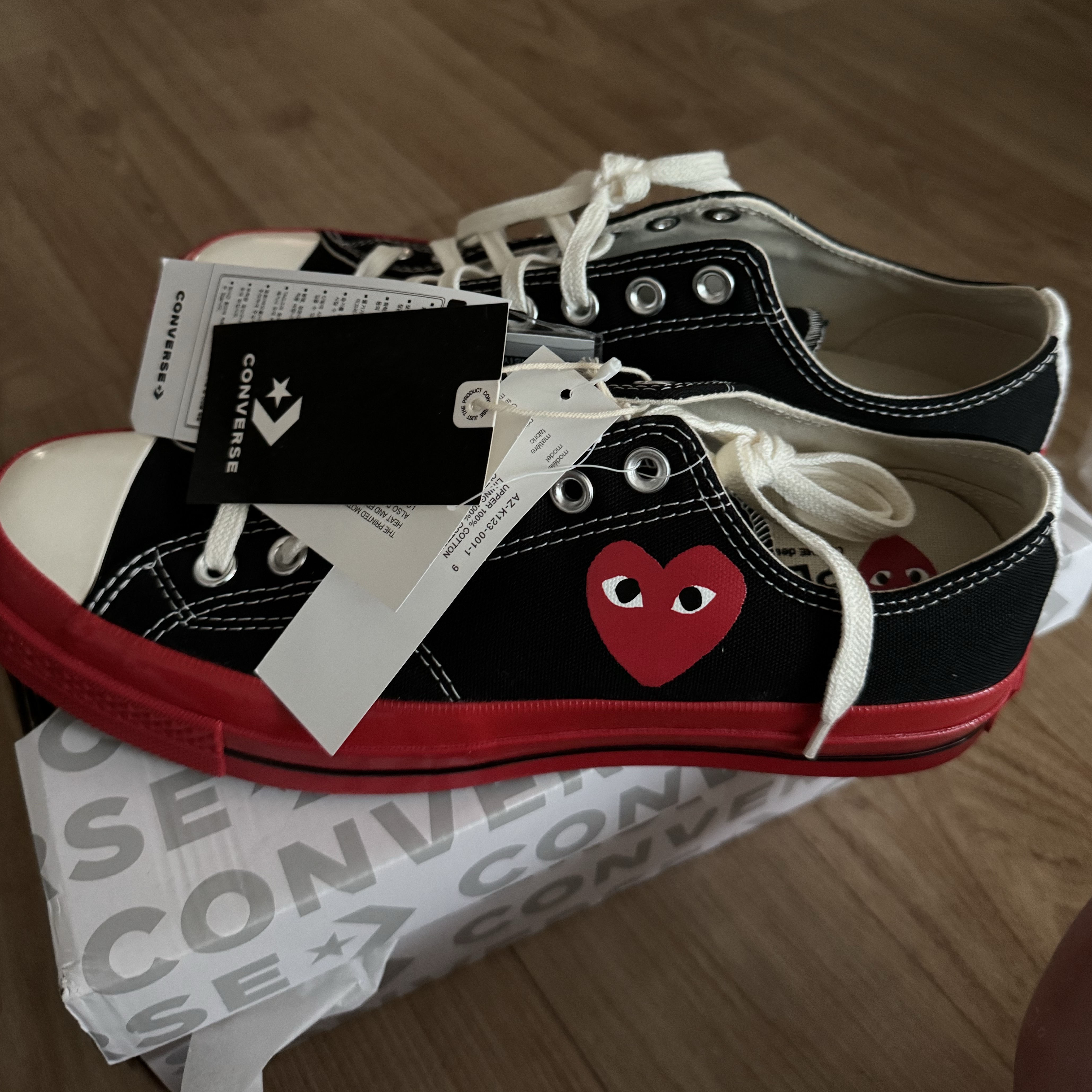 Converse x Play Comme des Garcons Chuck 70 Ox Black 착용 스타일 - 1
