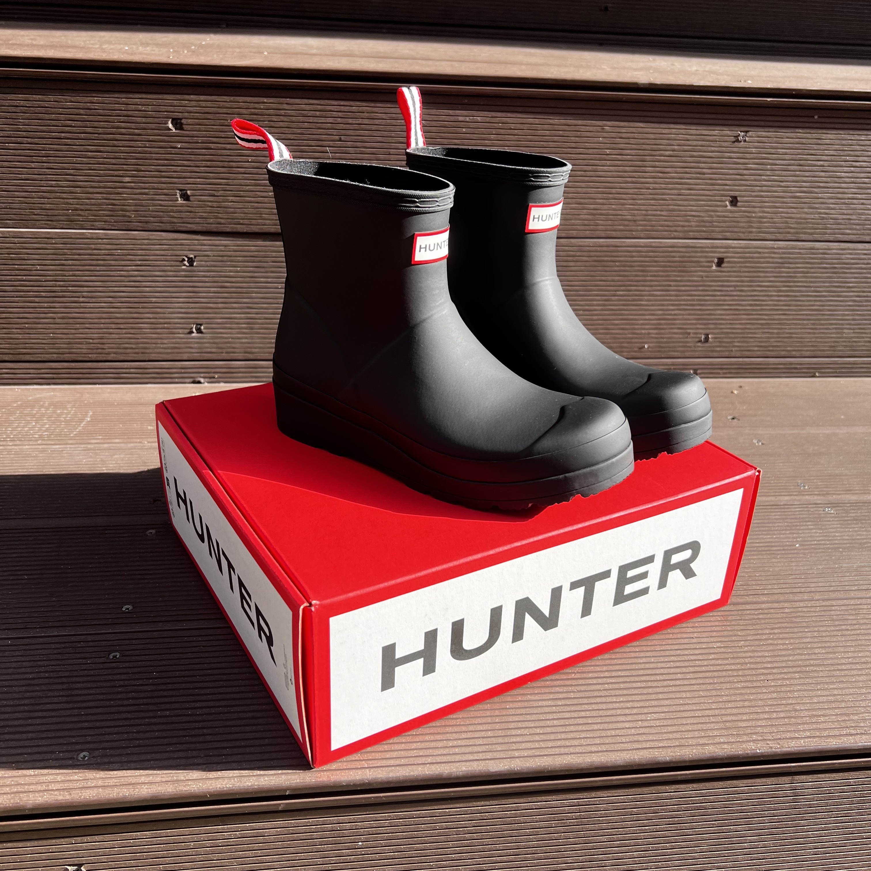 (W) Hunter Play Short Rain Boots Black 착용 스타일 - 2