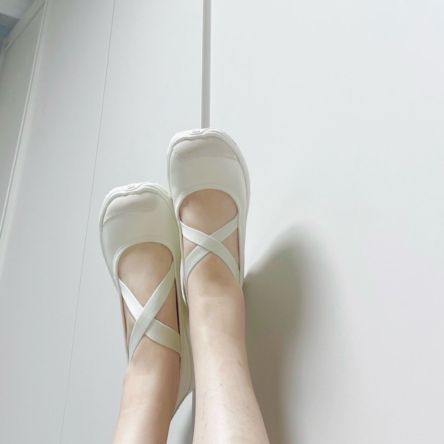 Salomon x Sandy Liang RX Marie Jeanne Vanilla Ice 착용 스타일