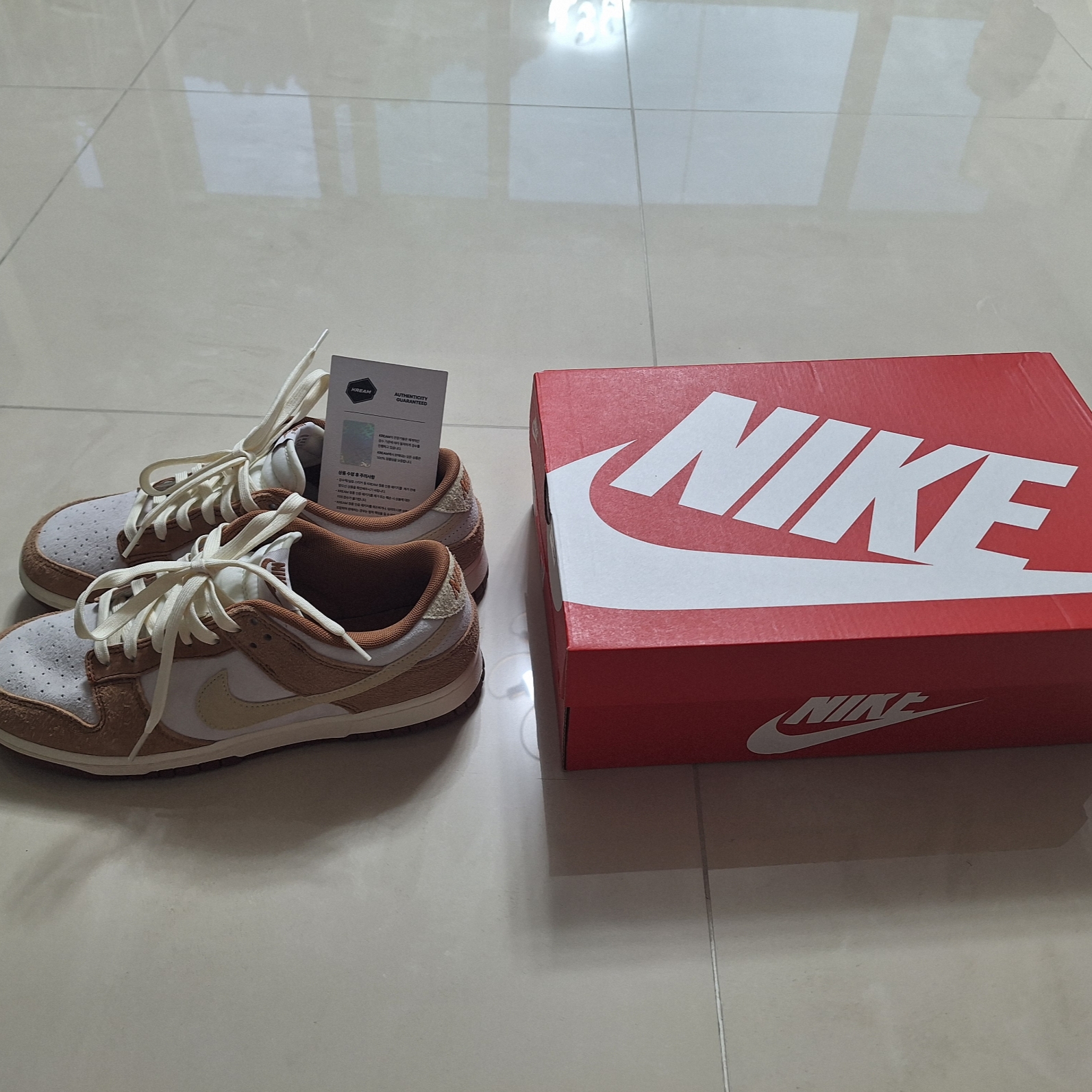 Nike Dunk Low Pro Premium Medium Curry 착용 스타일 - 1