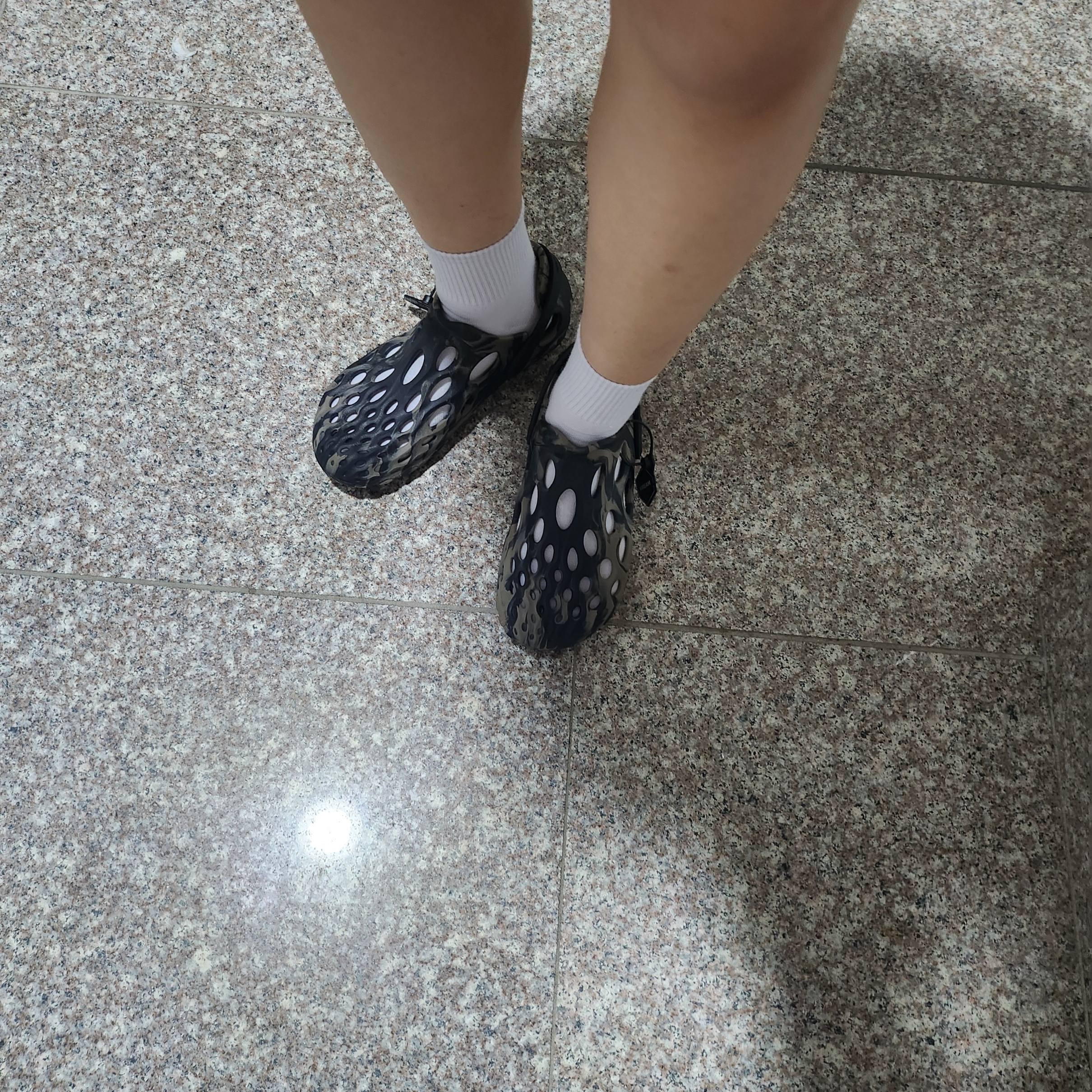 Merrell Hydro Moc Black Brindle 착용 스타일 - 2