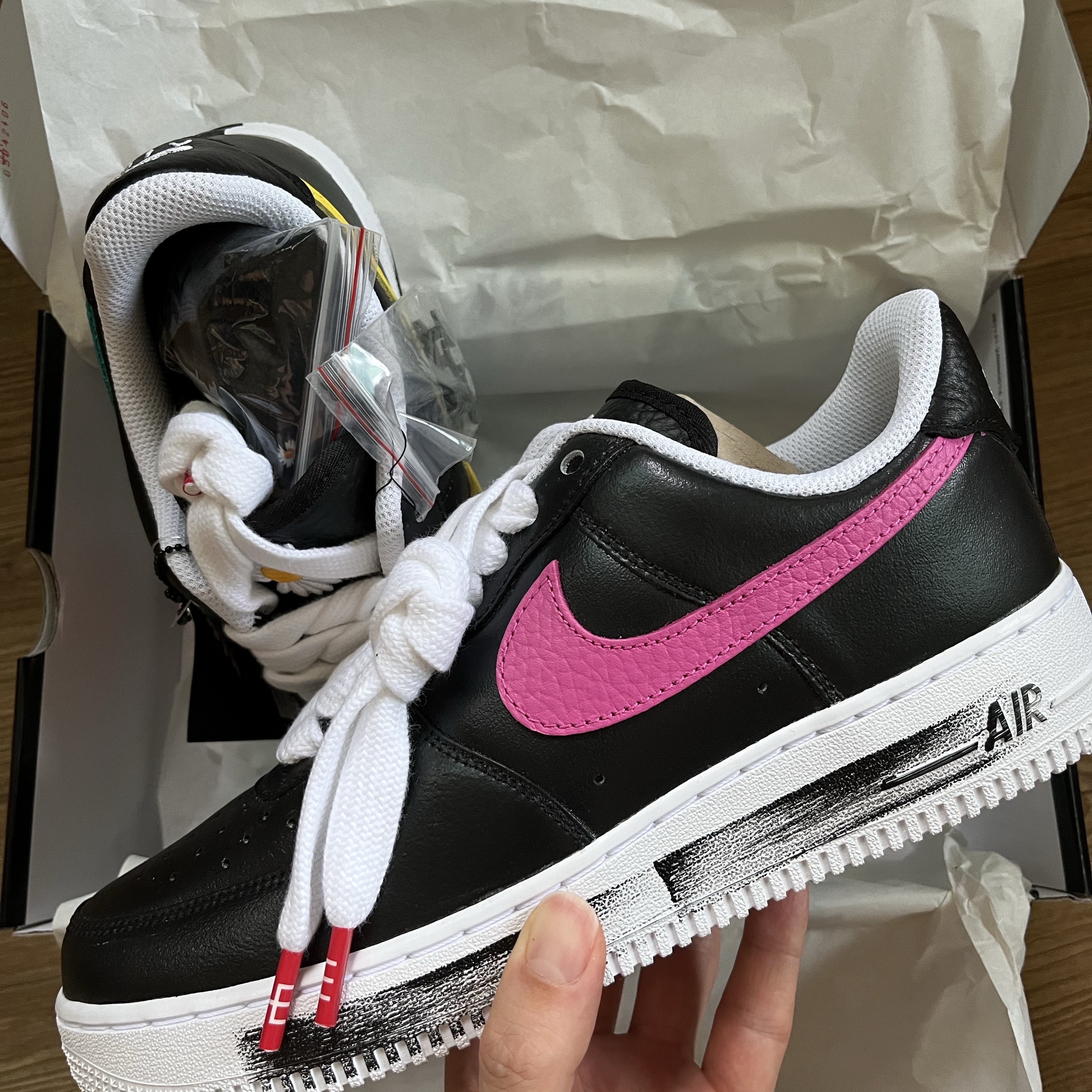 Nike x Peaceminusone Air Force 1 Low Para-Noise 3.0 Black and Multicolor 착용 스타일