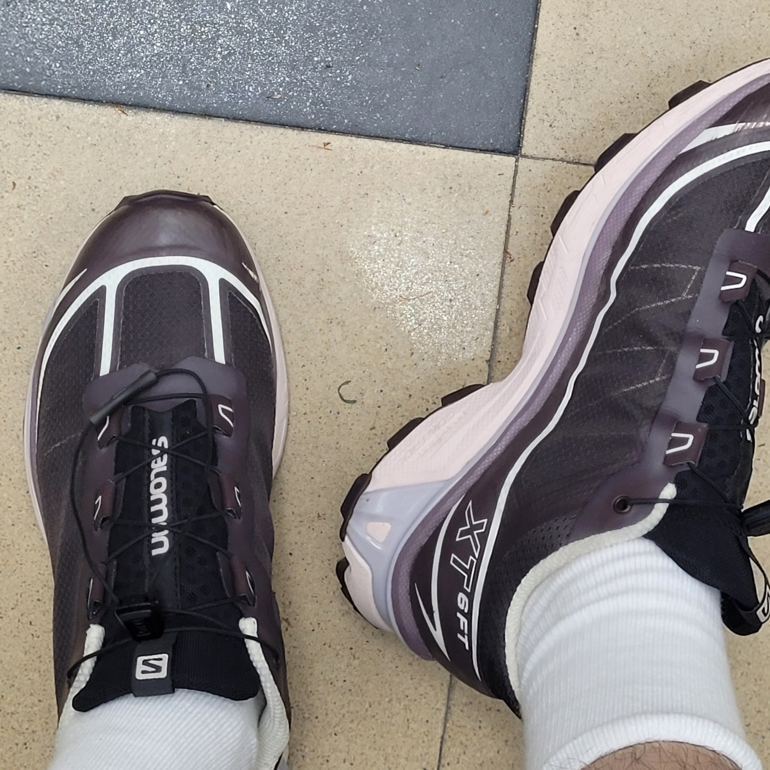 Salomon XT-6 FT Shale Chocolate Plum 착용 스타일