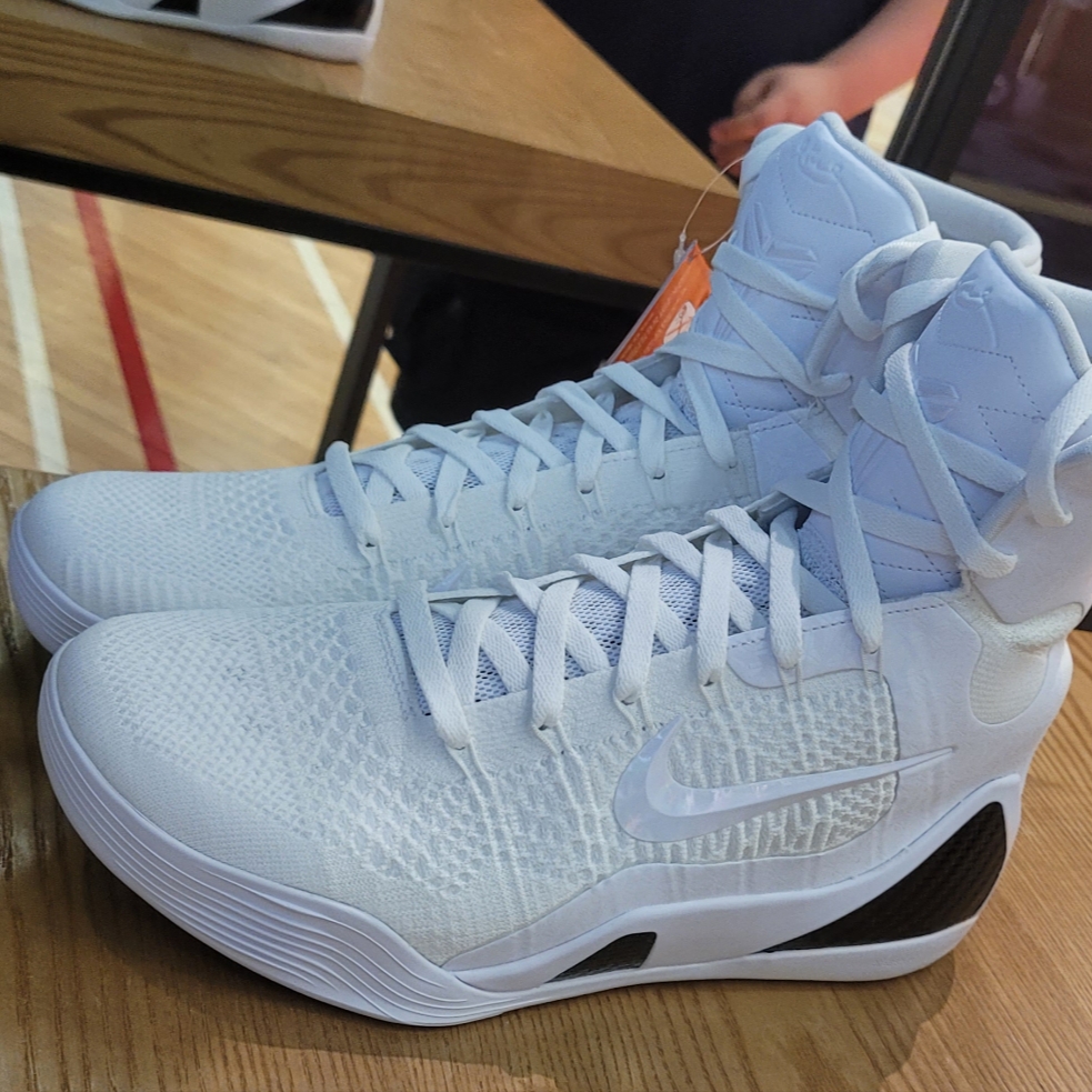 Nike Kobe 9 Elite High Protro Halo 착용 스타일