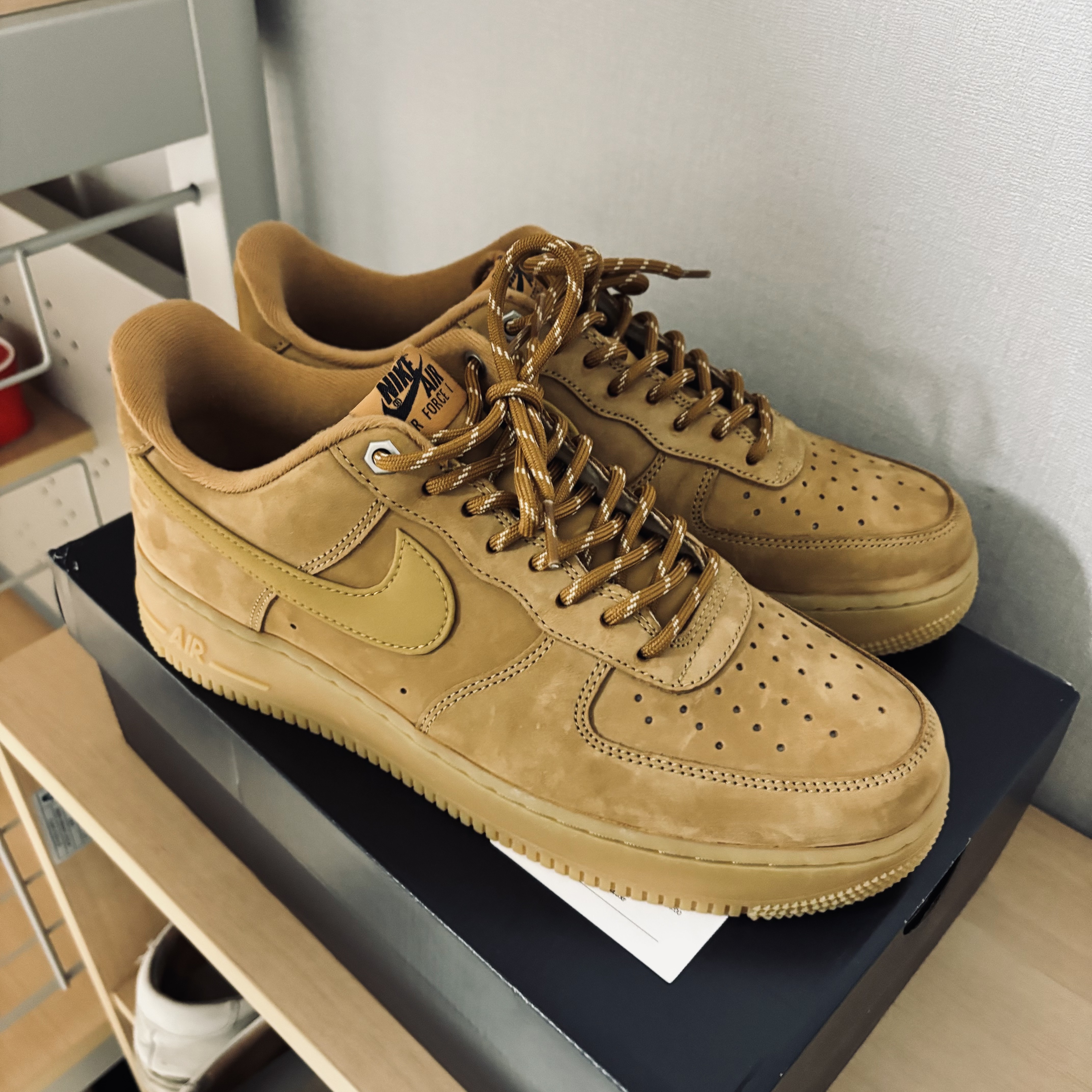 Nike Air Force 1 '07 WB Flax 착용 스타일