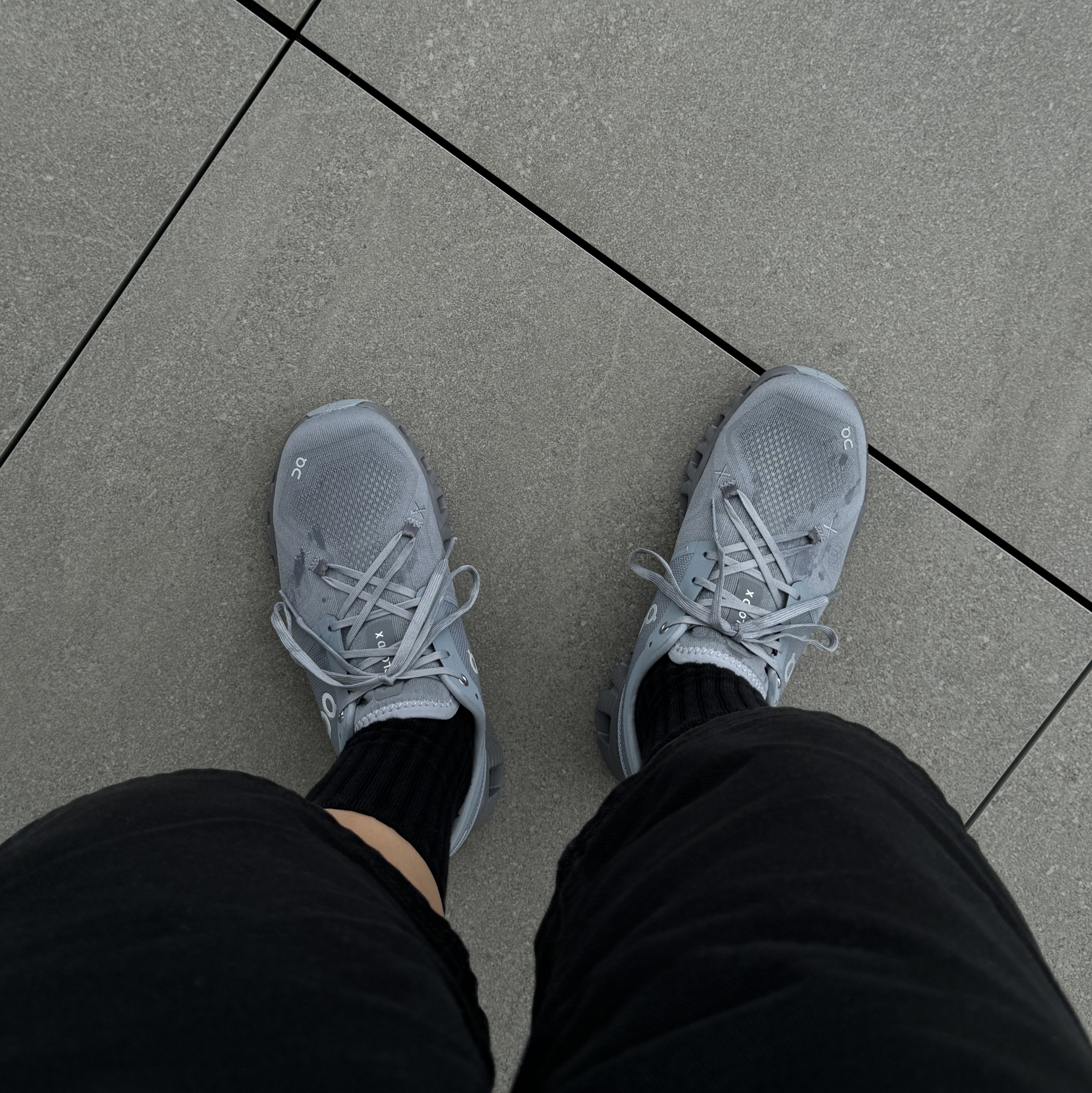On Running Cloud X 3 Mist Rock 착용 스타일 - 1