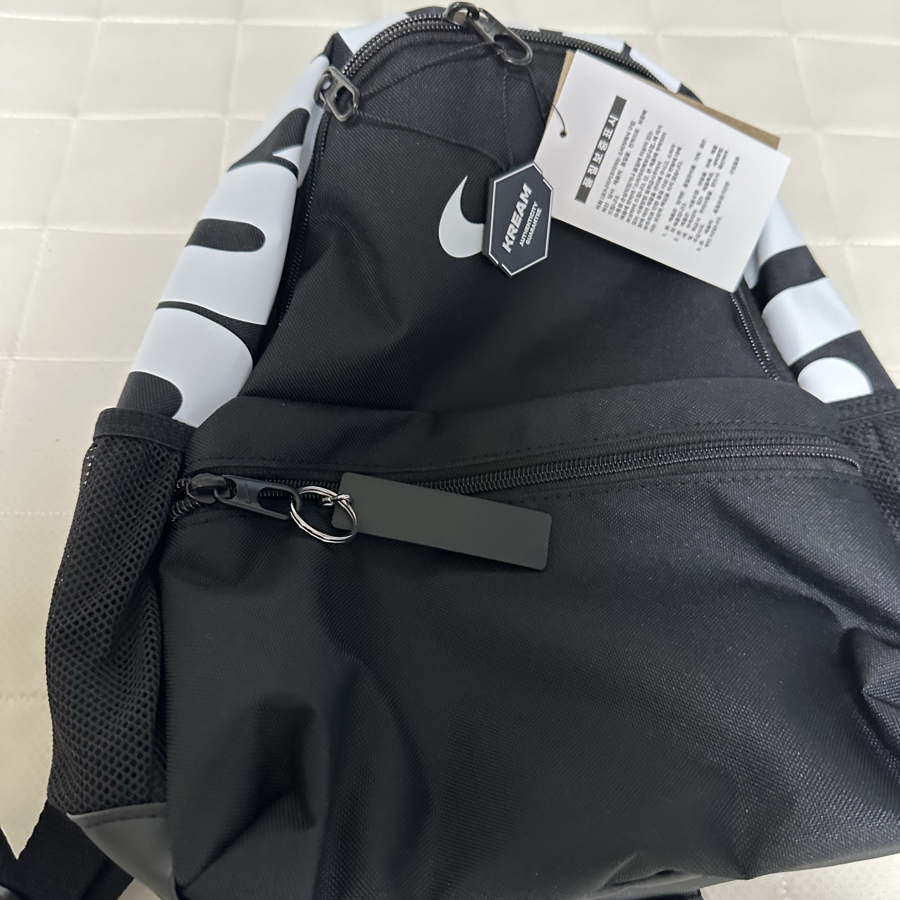 (Kids) Nike Brasilia JDI Mini Backpack 11L Black 착용 스타일