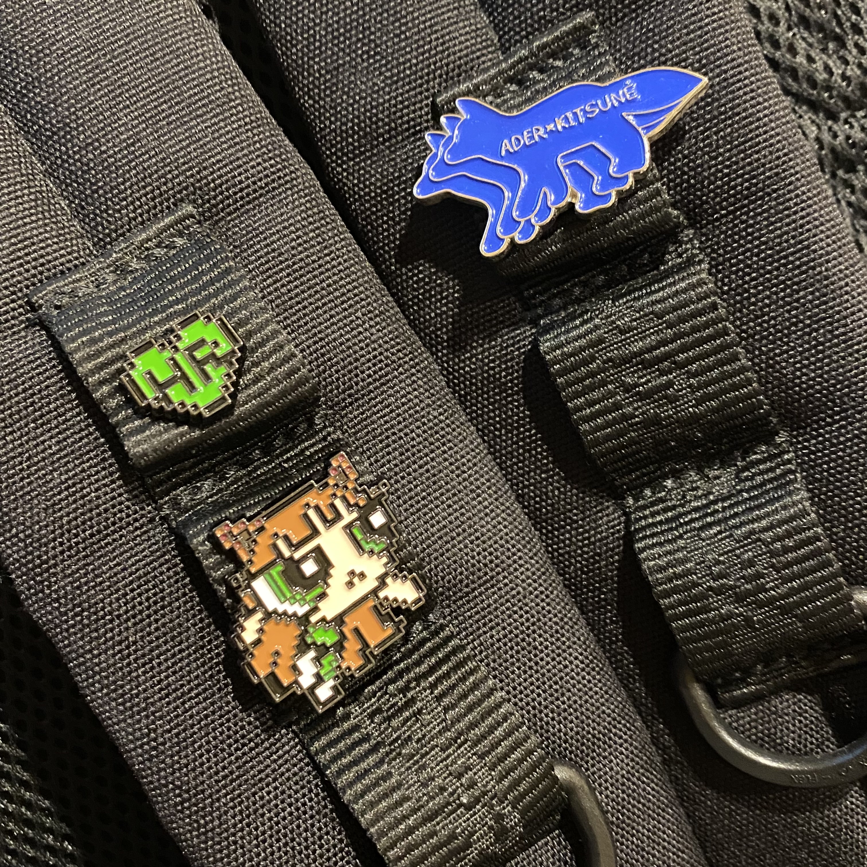 Newjeans x The Powerpuff Girls Metal Pin Badge Haerin 착용 스타일 - 2