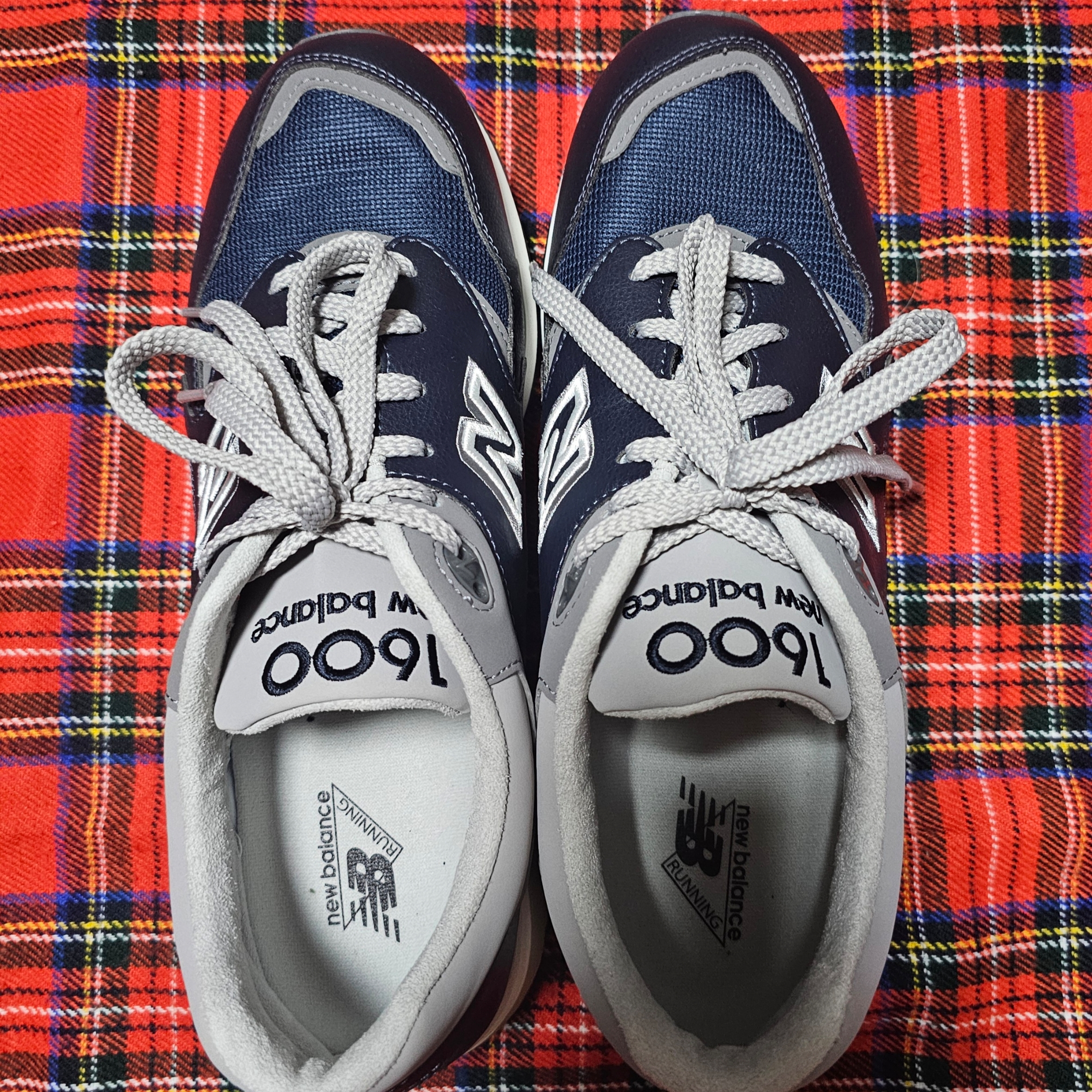 New Balance 1600 Legacy Navy 착용 스타일 - 1