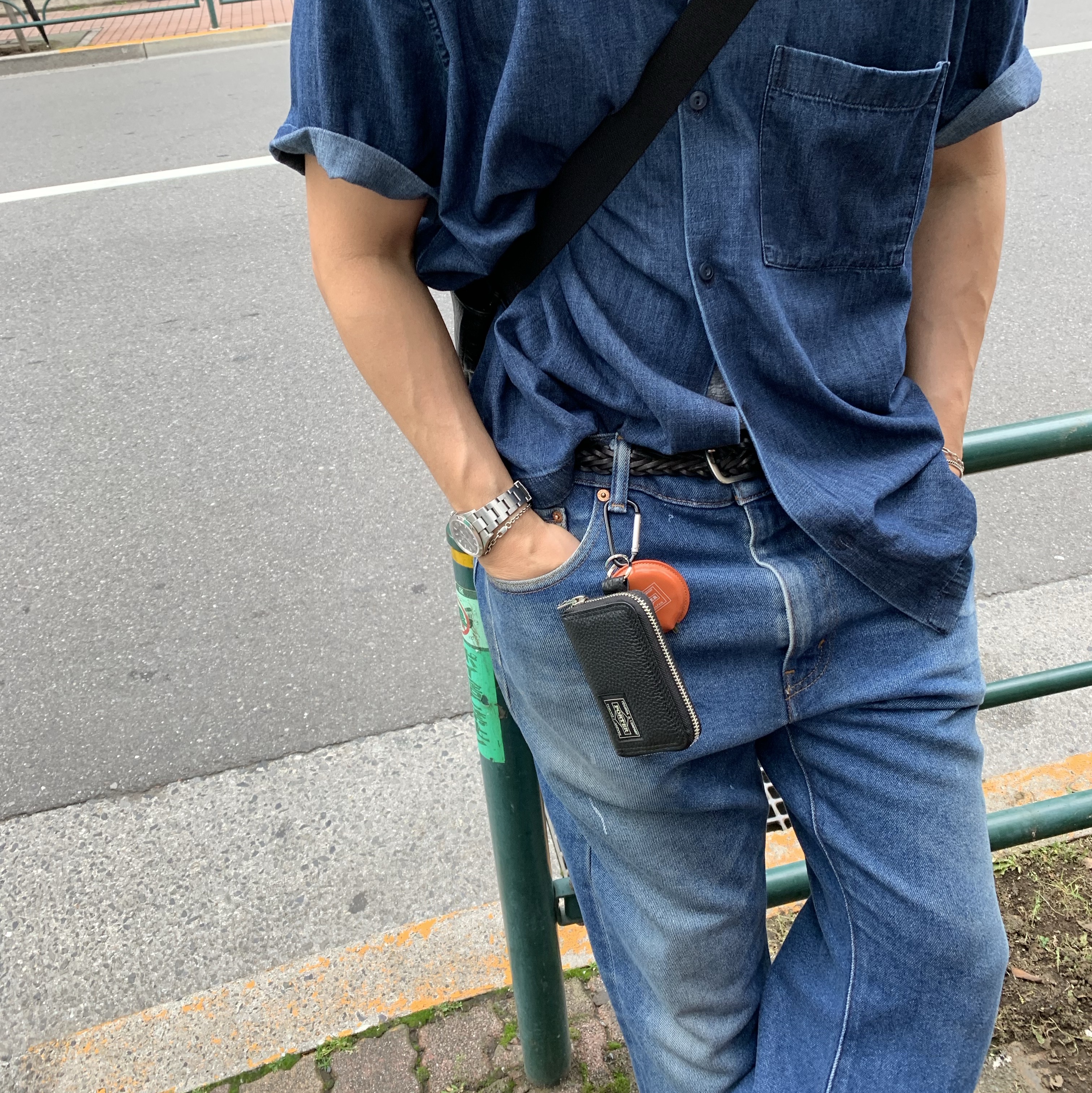 Porter Calm Coin Case Black 착용 스타일 - 4