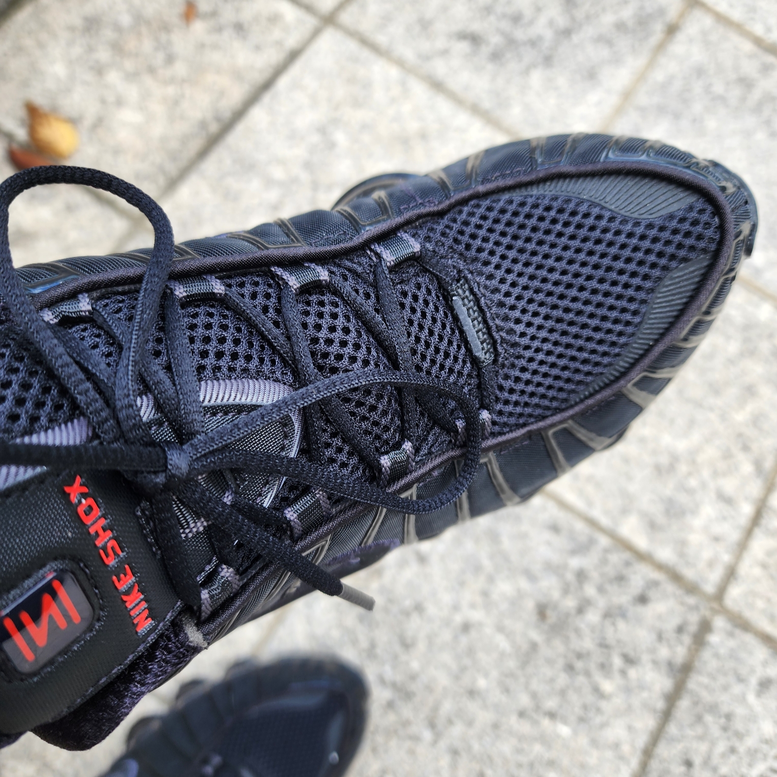 (W) Nike Shox TL Black and Max Orange 착용 스타일