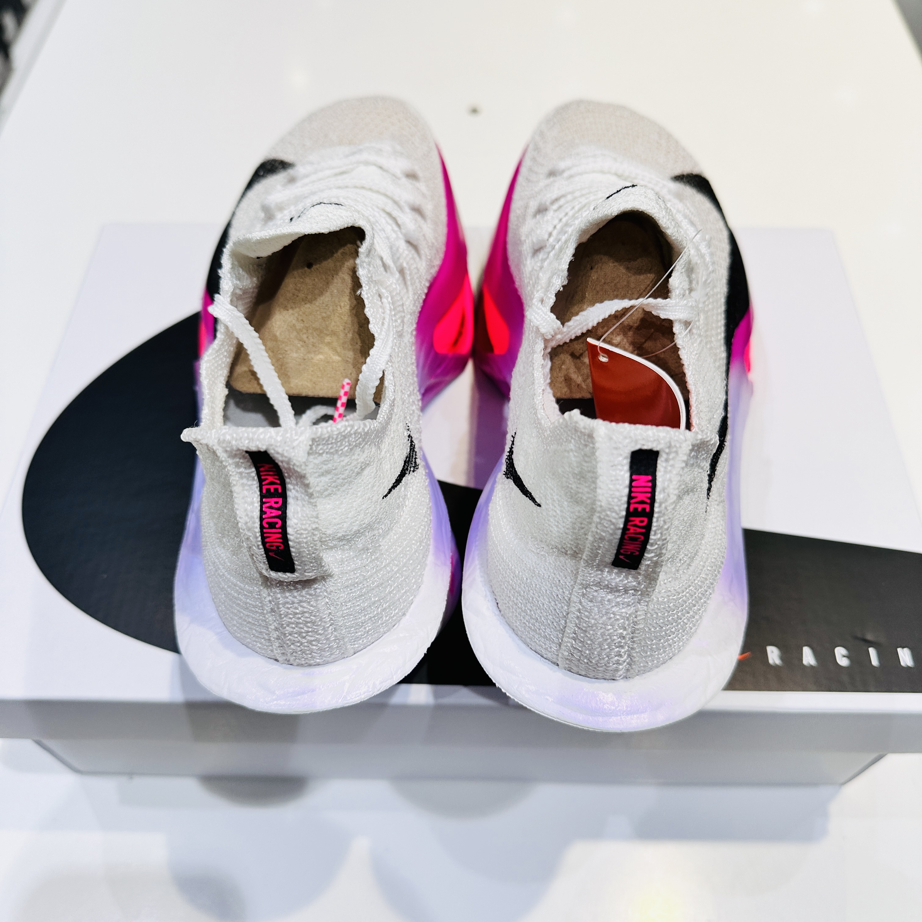 (W) Nike Air Zoom Alphafly Next% 3 Hyper Pink 착용 스타일 - 3