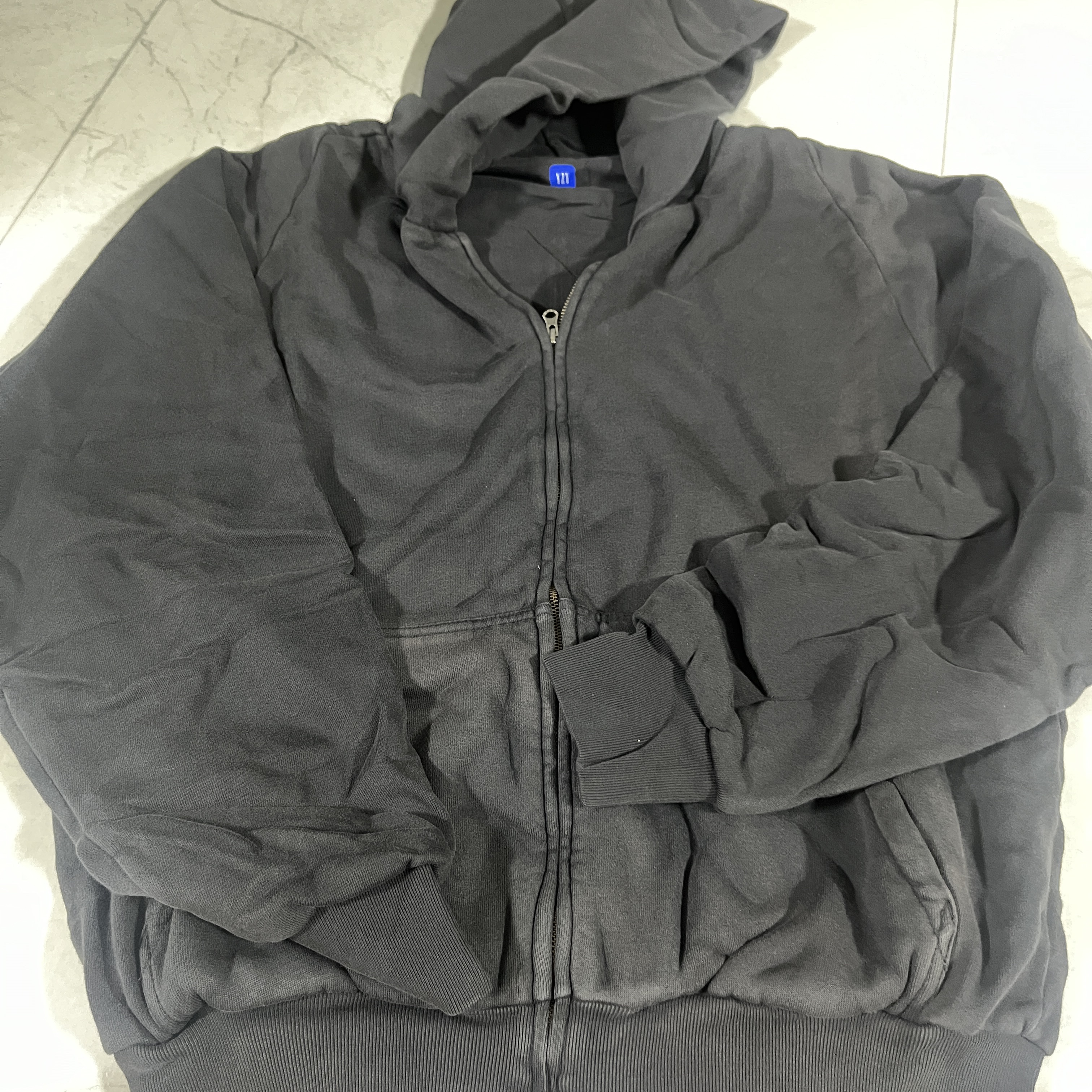 Yeezy YZY Zip-Up Hoodie Black 착용 스타일