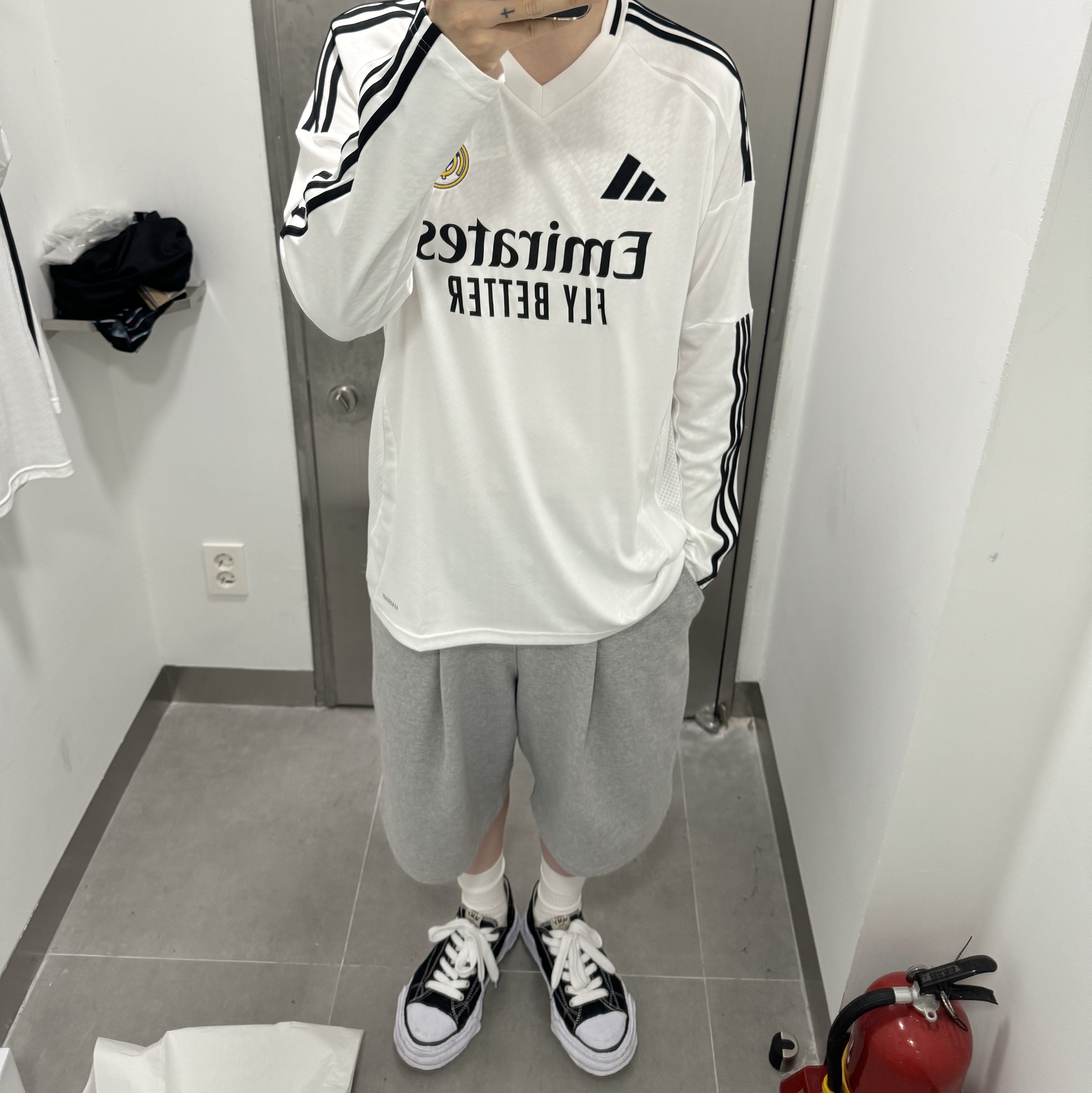 Adidas Real Madrid 2024/25 Home Long Sleeve Jersey White - KR Sizing (Non Marking Ver.) 착용 스타일