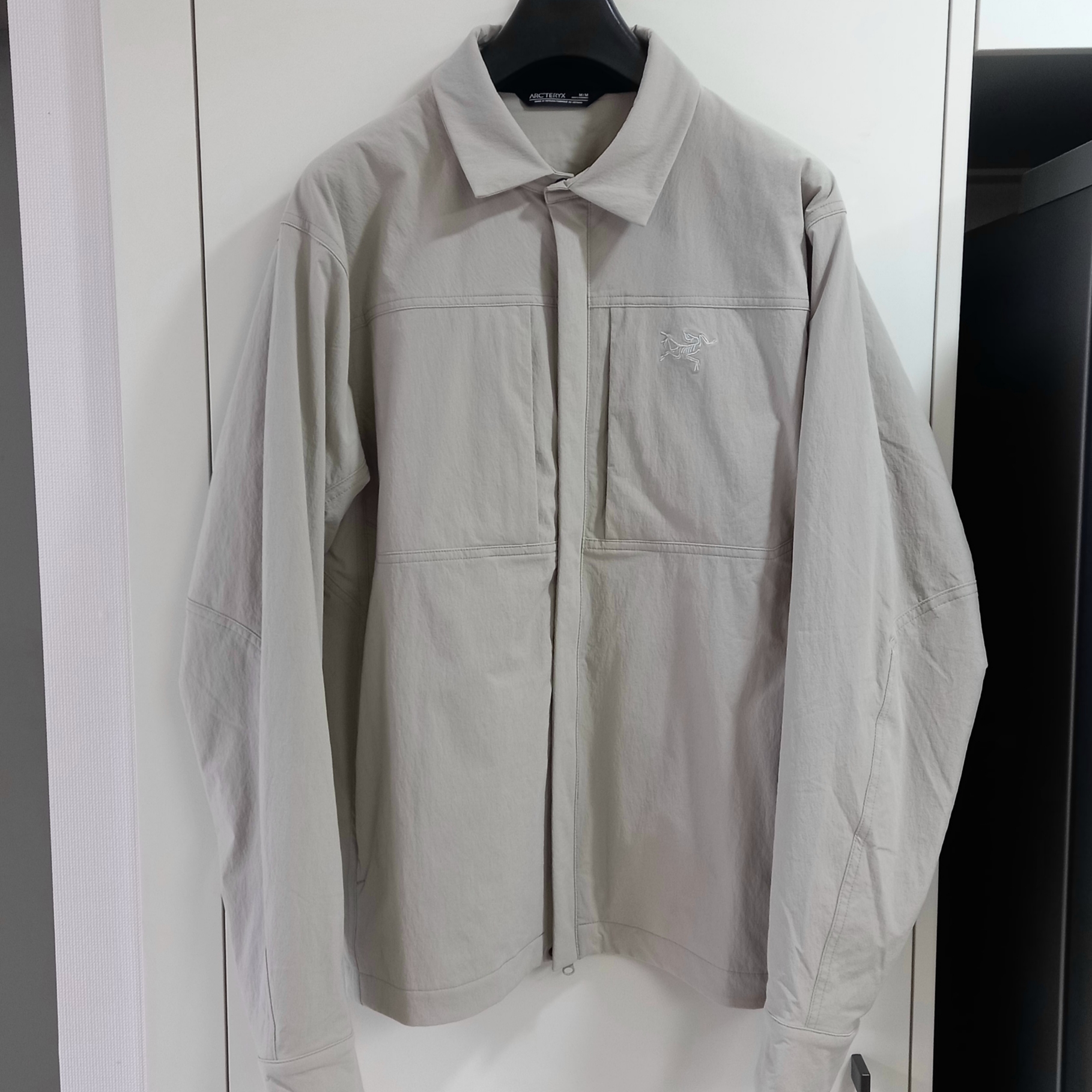 Arc'teryx Cronin Insulated Overshirt Rune 착용 스타일 - 3