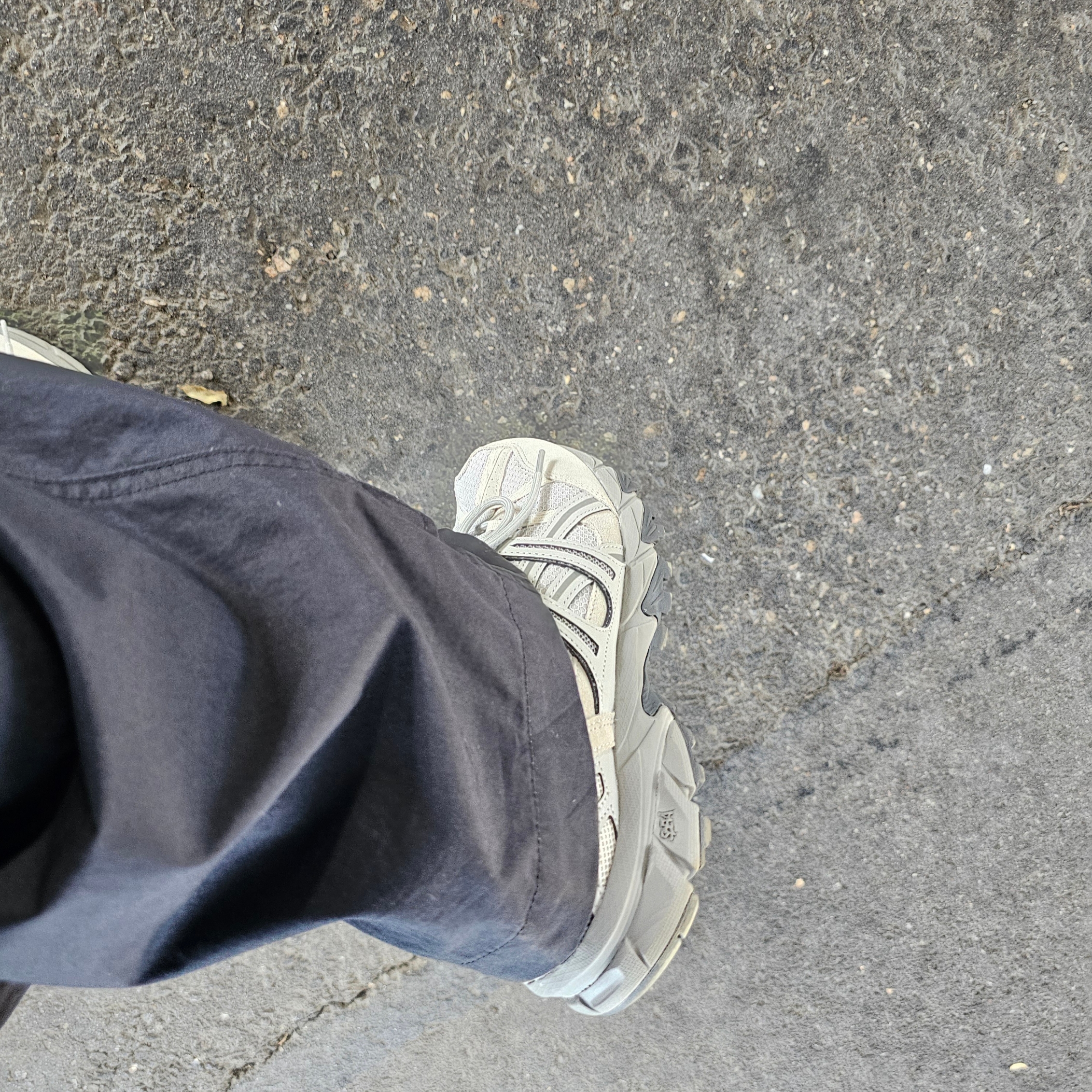 Asics Gel-Sonoma 15-50 Oyster Grey 착용 스타일 - 2