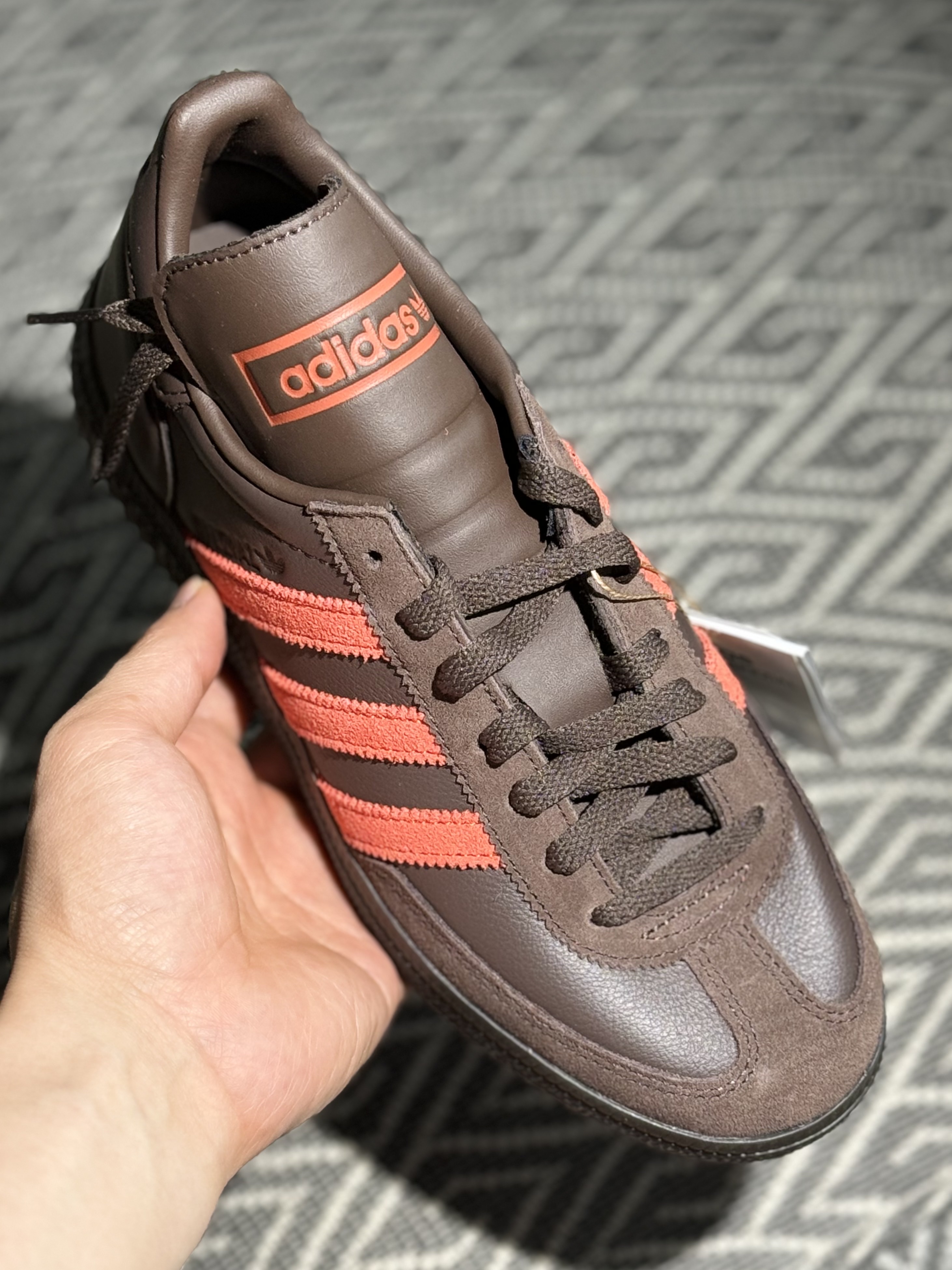 Adidas Spezial Handball Brown Collegiate Orange 착용 스타일
