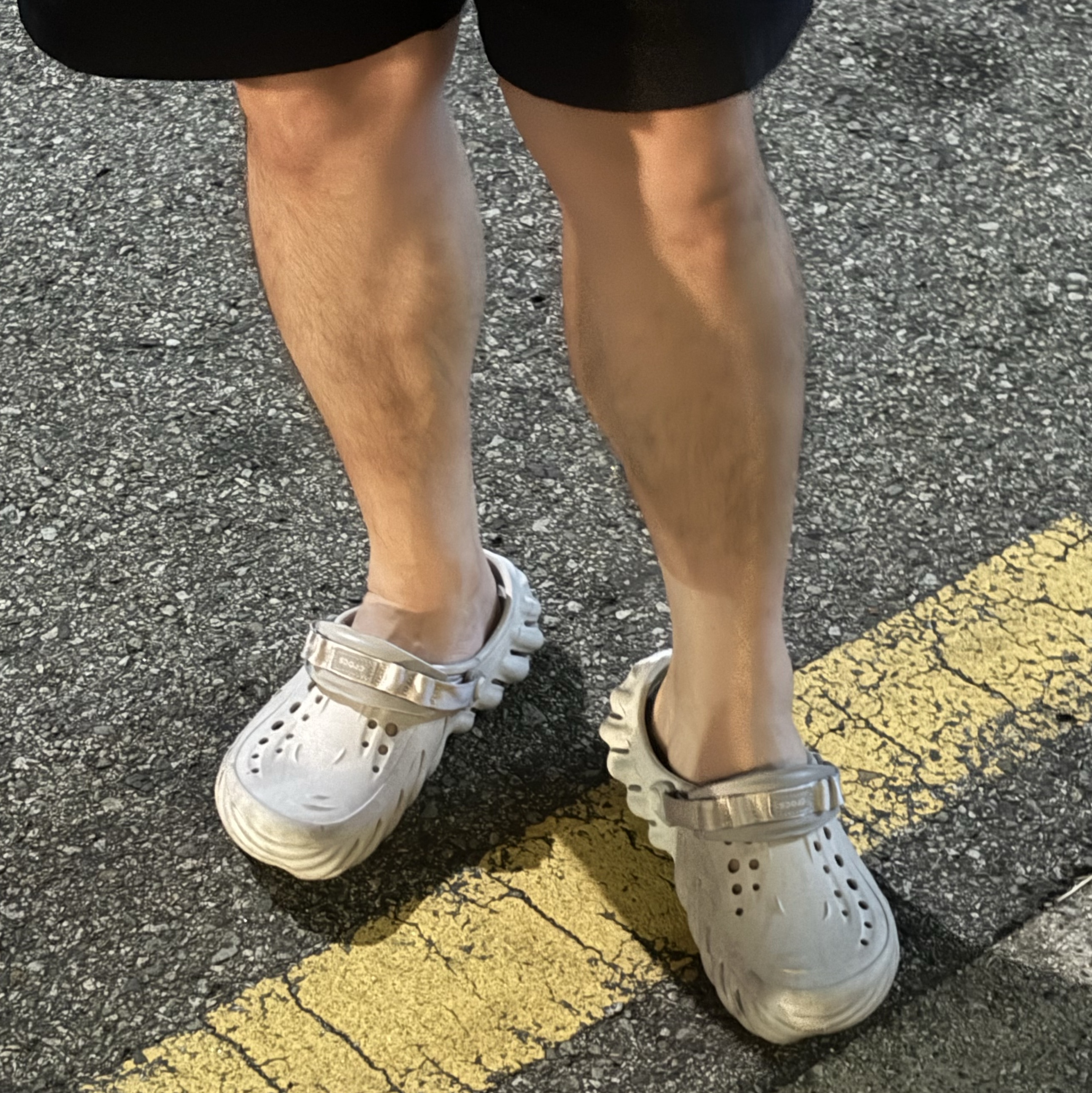 Crocs Echo Clog Atmosphere 착용 스타일