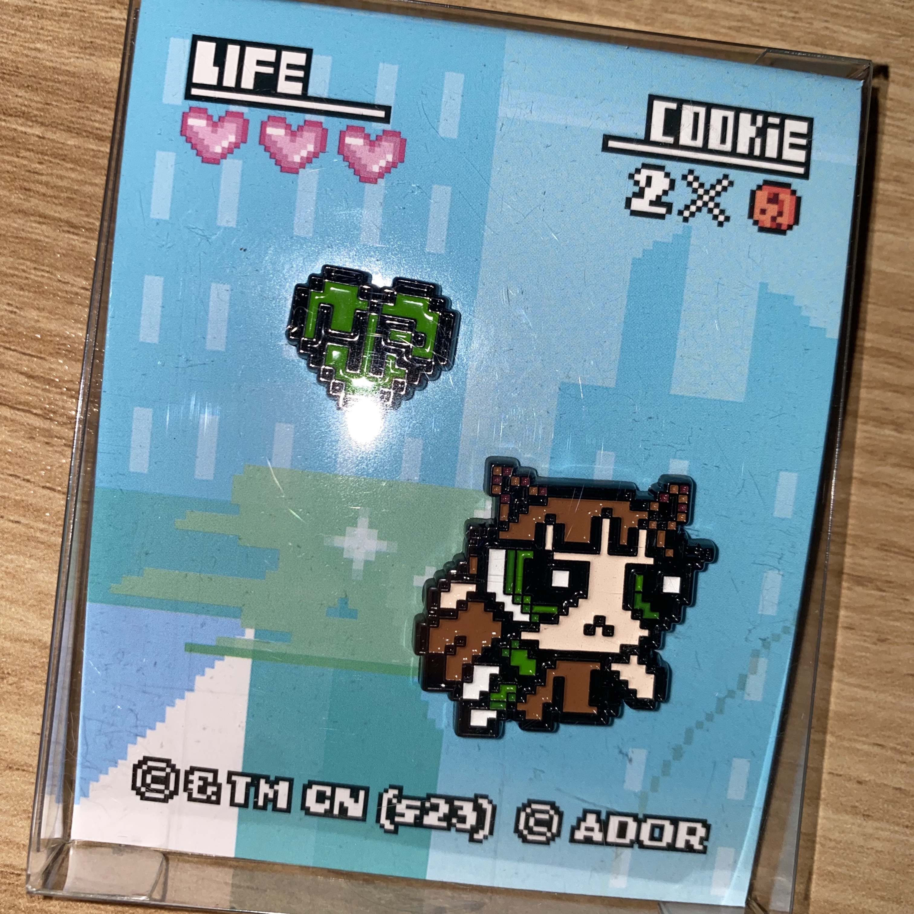 Newjeans x The Powerpuff Girls Metal Pin Badge Haerin 착용 스타일 - 1