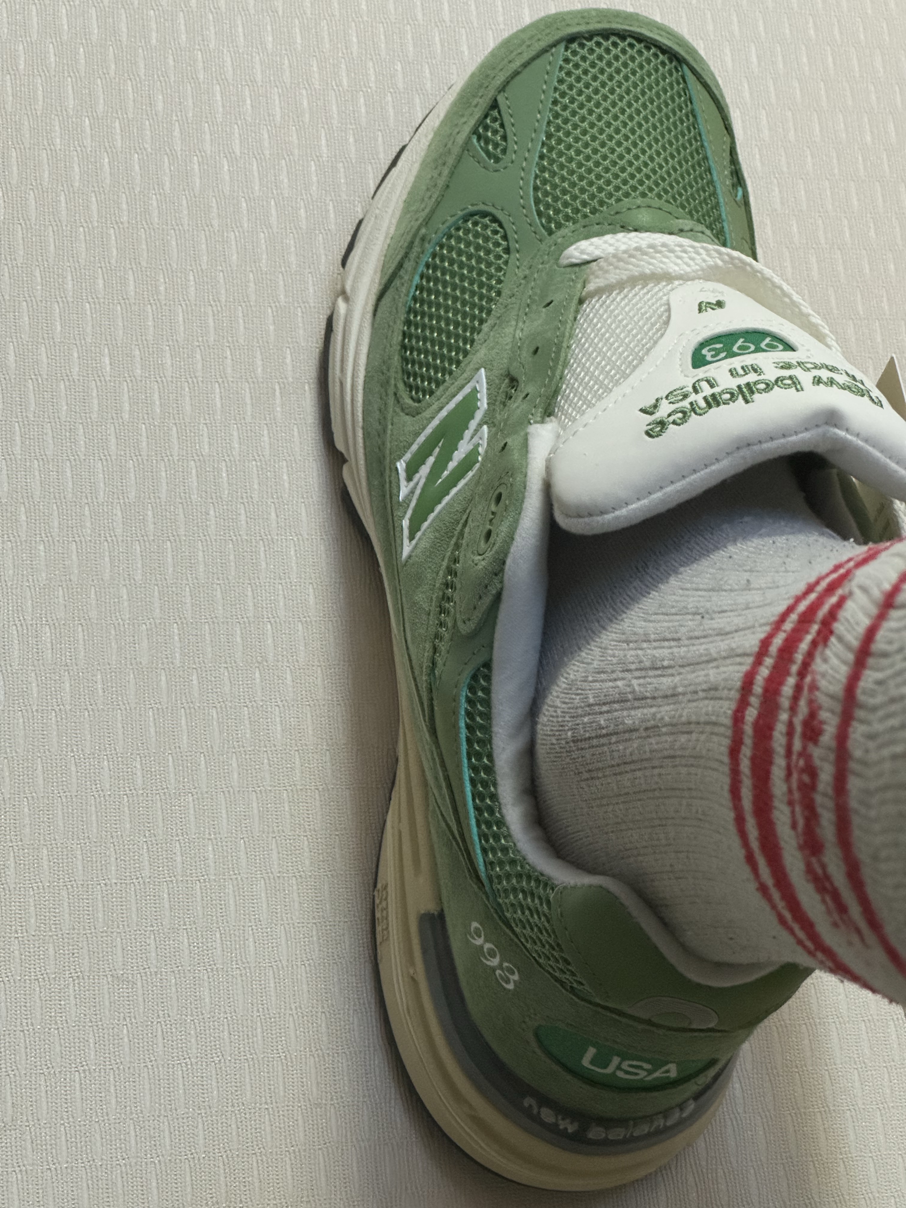 New Balance 993 Made in USA Chive Sea Salt 착용 스타일