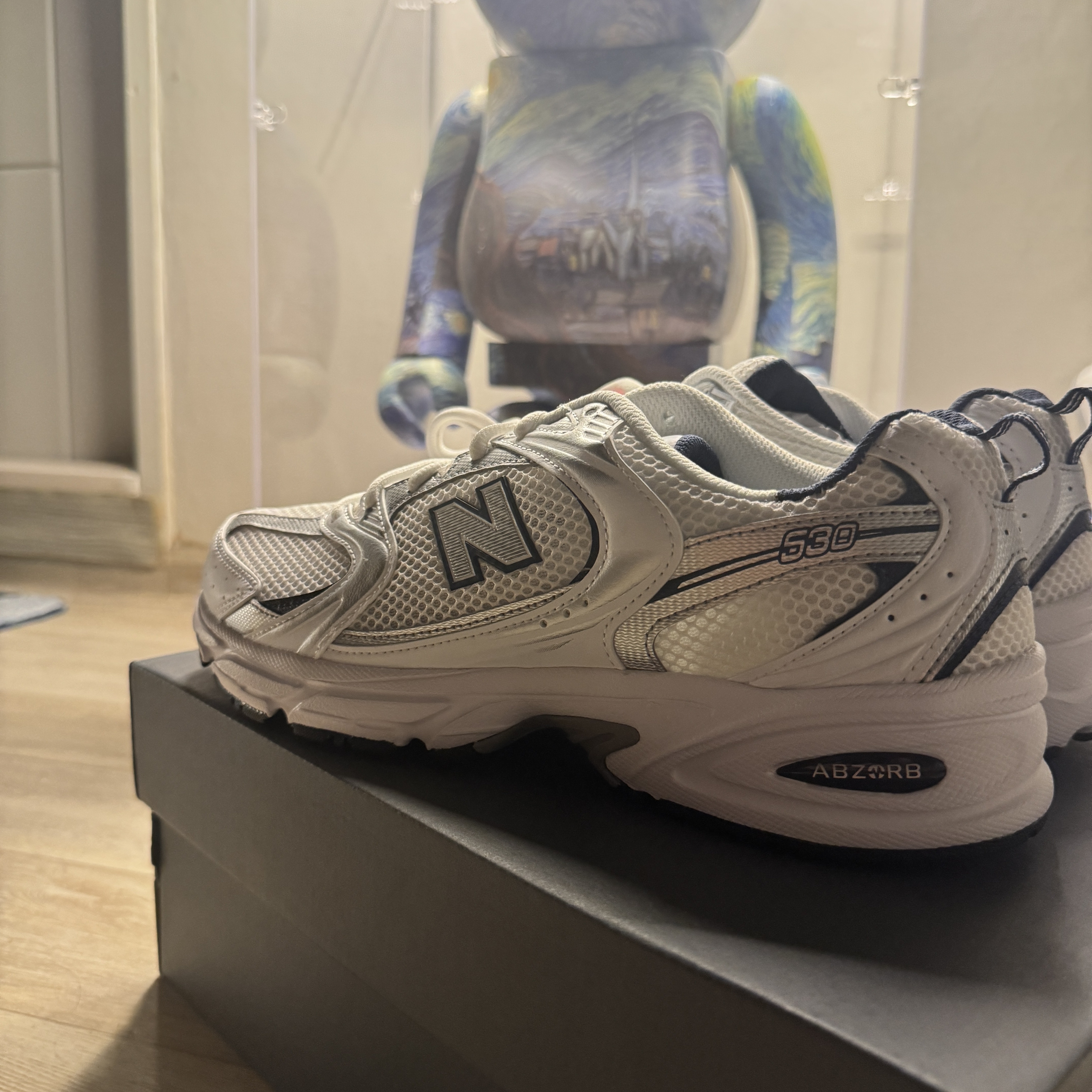 New Balance 530 Steel Grey 착용 스타일 - 2