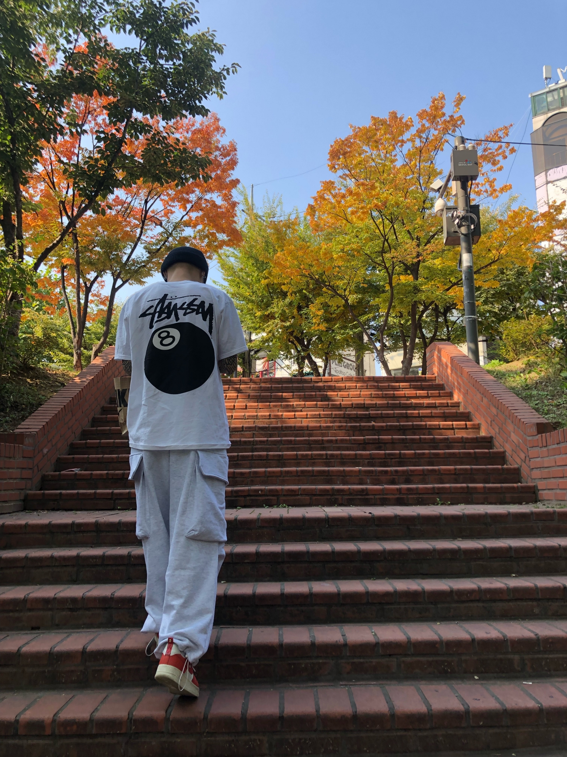 Stussy 8 Ball T-Shirt White - 22SS, Nike Air Force 1 '07 LV8 Pojangmacha 착용 스타일