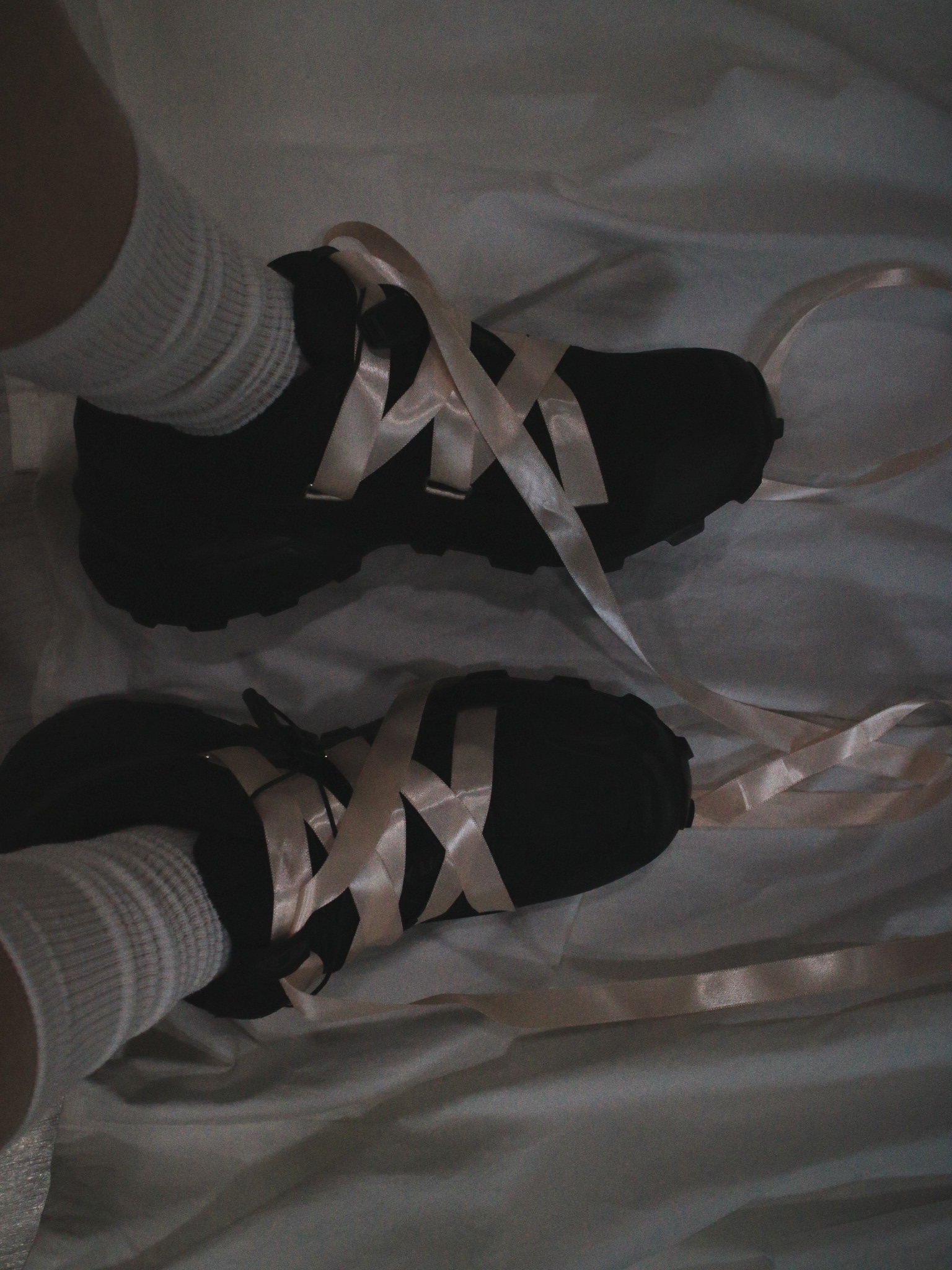 Salomon x Sandy Liang Speedcross 3 Ribbon 착용 스타일 - 2