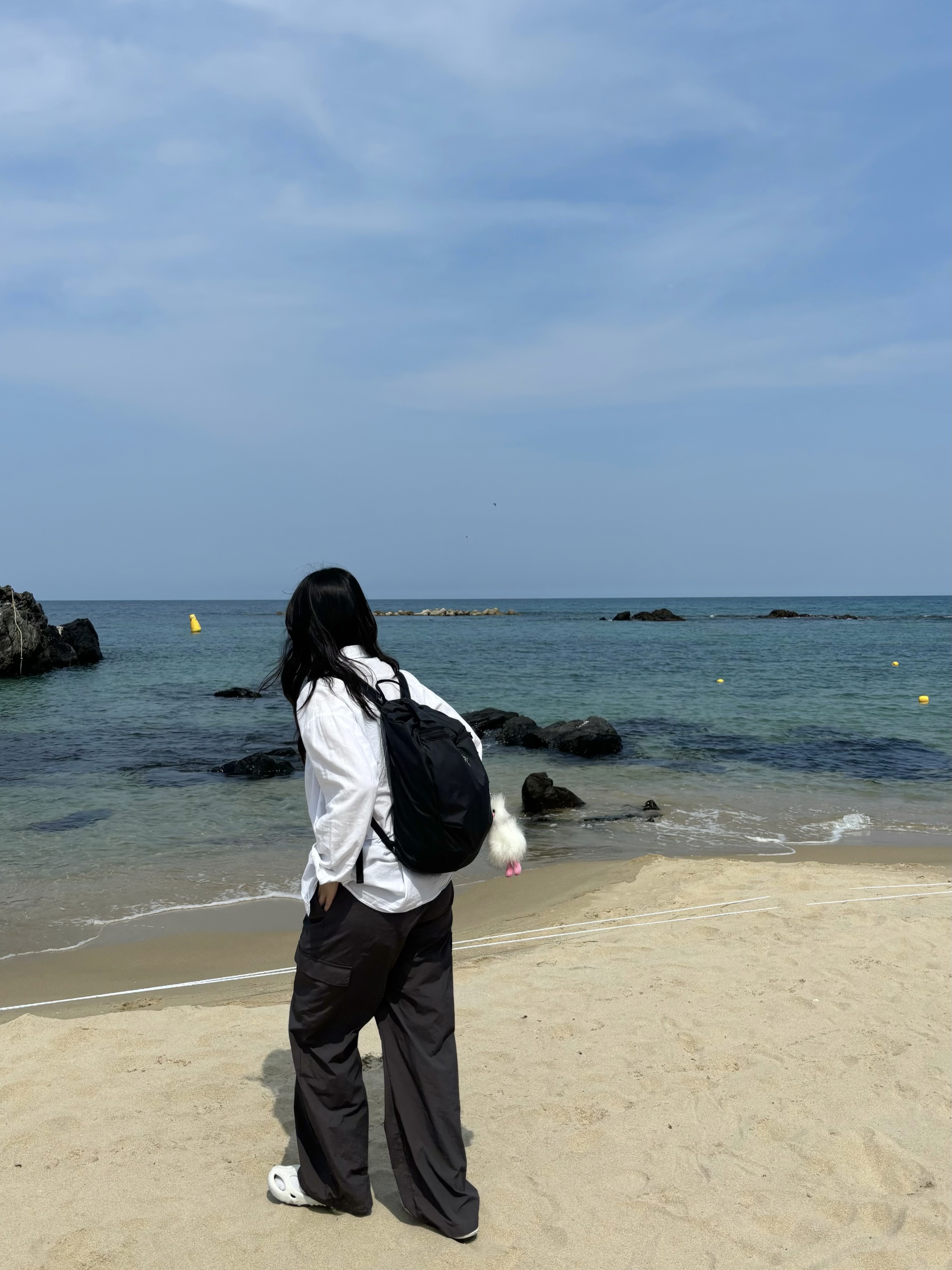 (W) Keen Shanti White Black, Arc'teryx Heliad 10 Backpack Black 착용 스타일 - 2