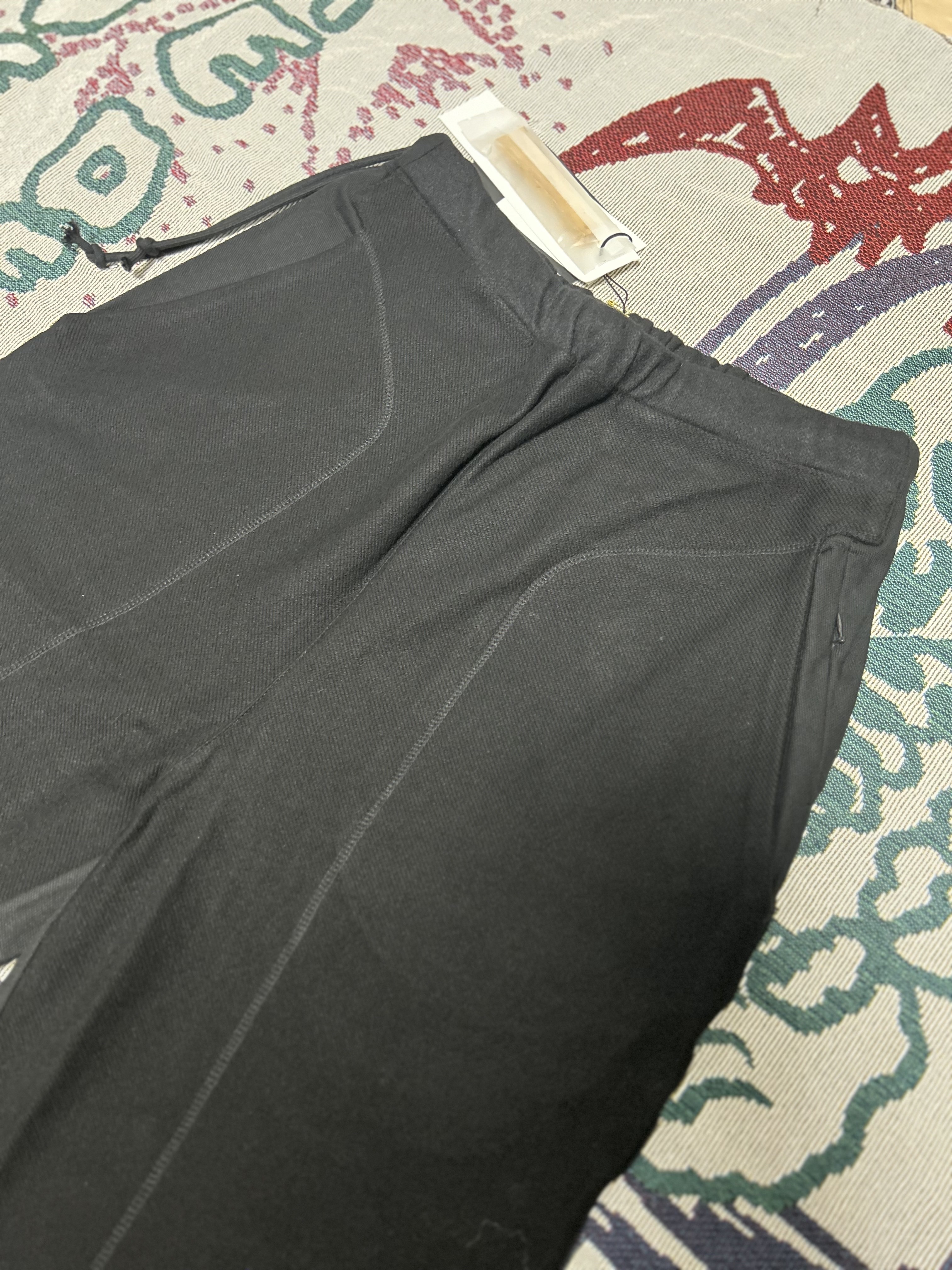 Xlim Ep.4 06 Trousers Black 착용 스타일 - 2