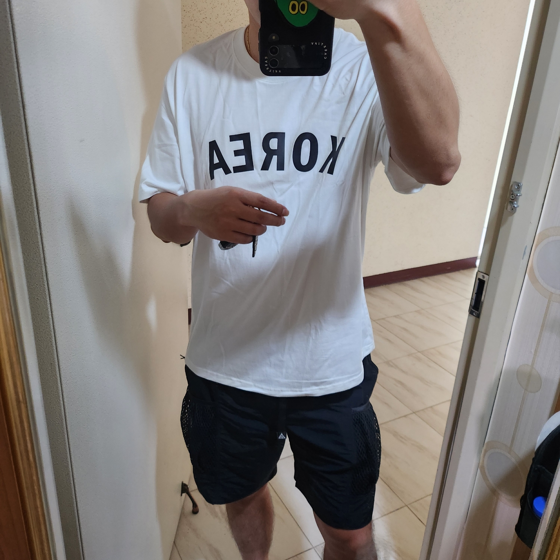 Nike ACG Snowgrass Cargo Shorts Black - Asia, Stussy Soda Can T-Shirt White 착용 스타일 - 7