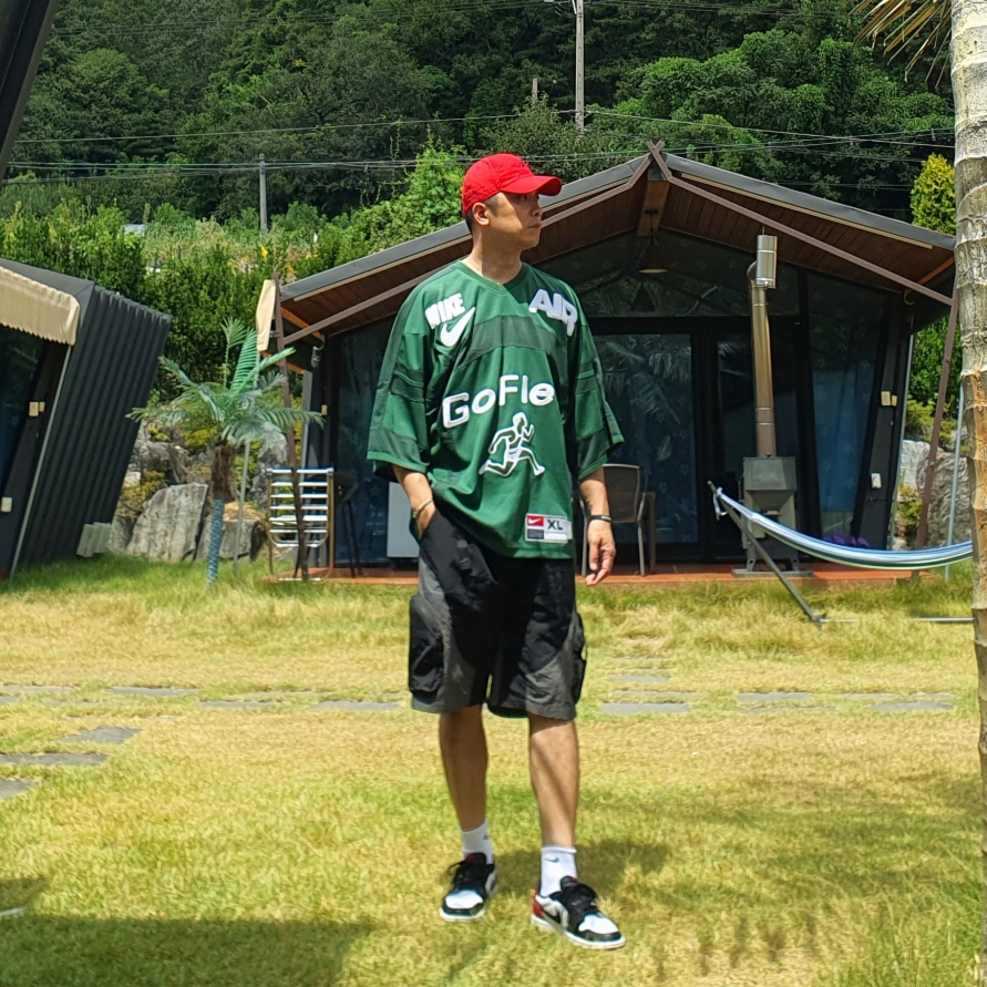 Jordan 1 Retro Low OG Black Toe, Nike x Cactus Plant Flea Market S/S Jersey Green - US/EU 착용 스타일 - 2