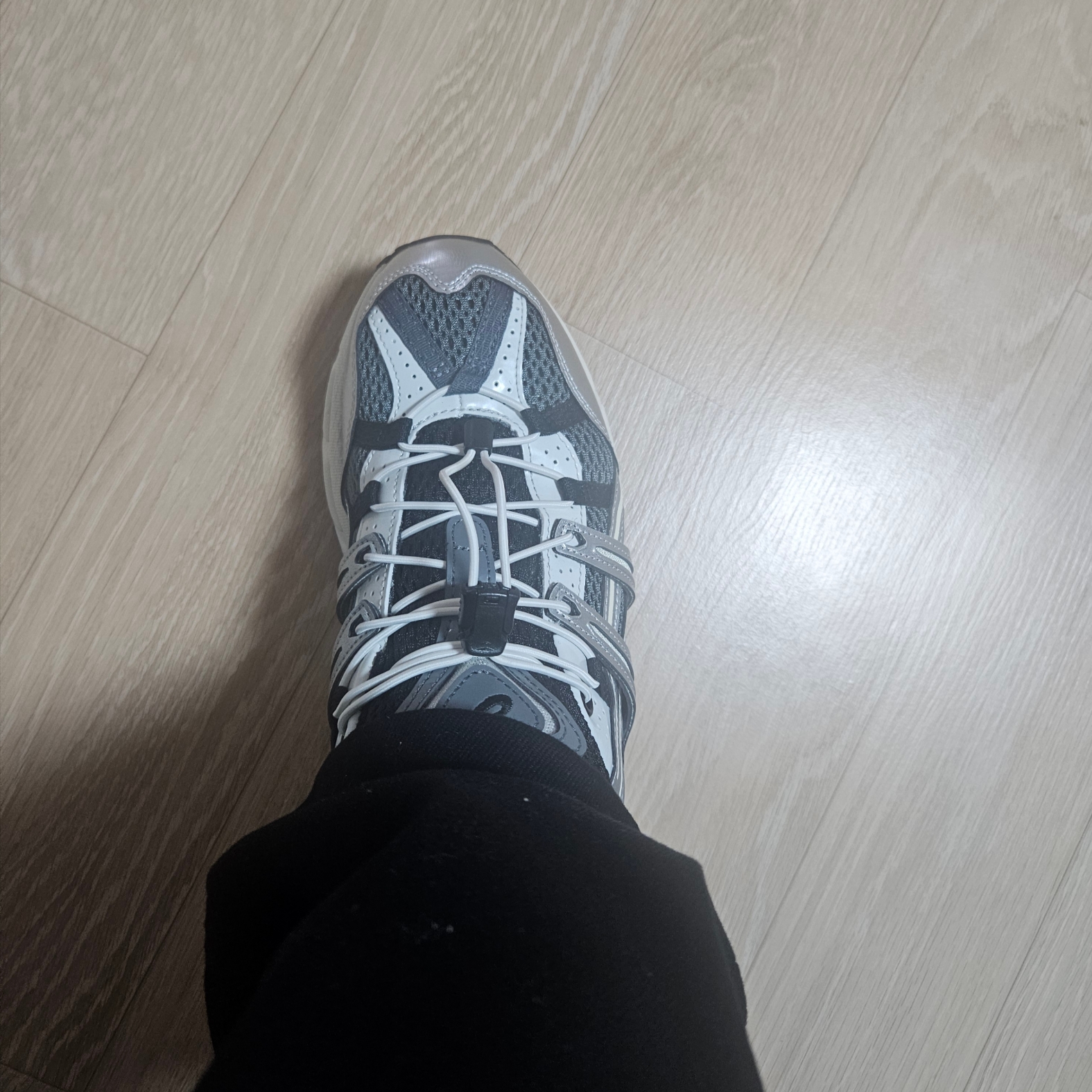 Asics Unlimited Gel-Sonoma 15-50 Steel Grey Pure Silver 착용 스타일
