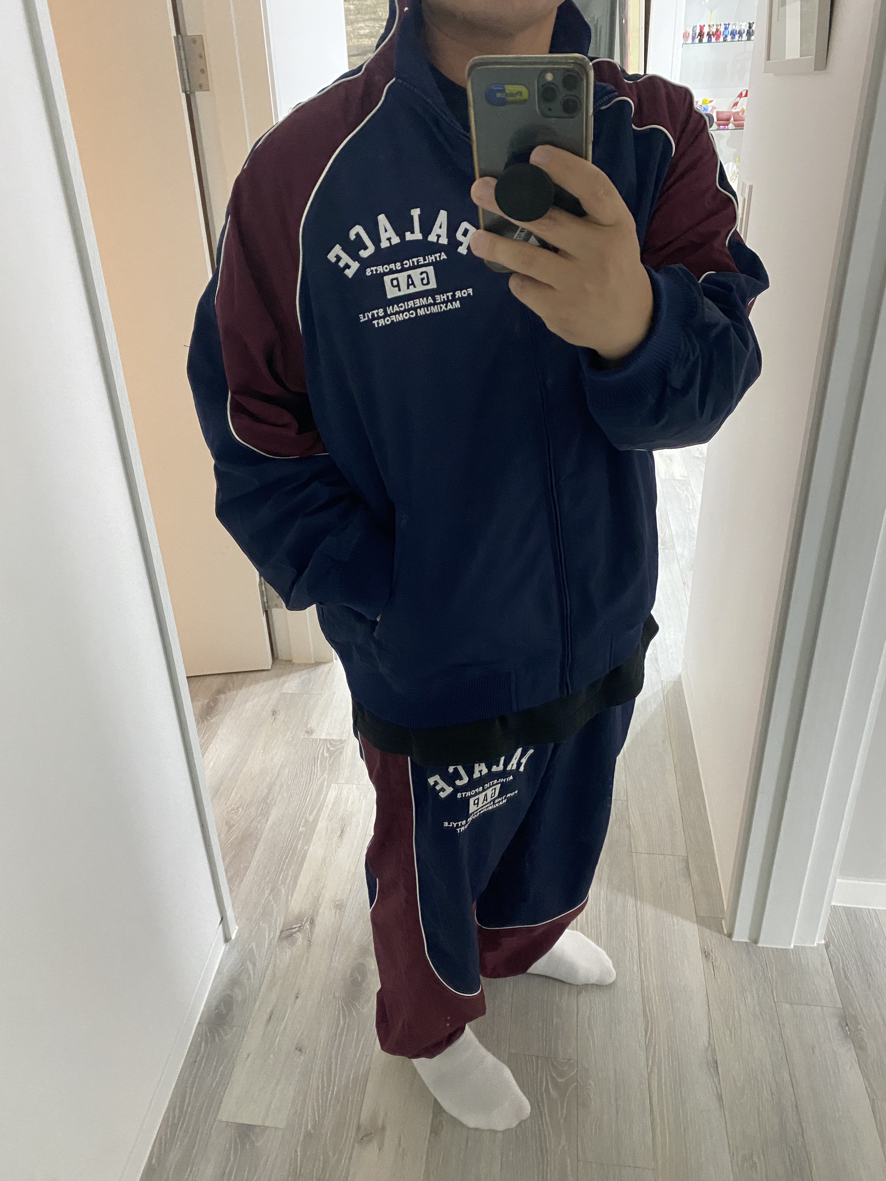 Palace x Gap Nylon Track Bottom Navy Red - 24SS, Palace x Gap Nylon Track Top Navy Red - 24SS 착용 스타일 - 2