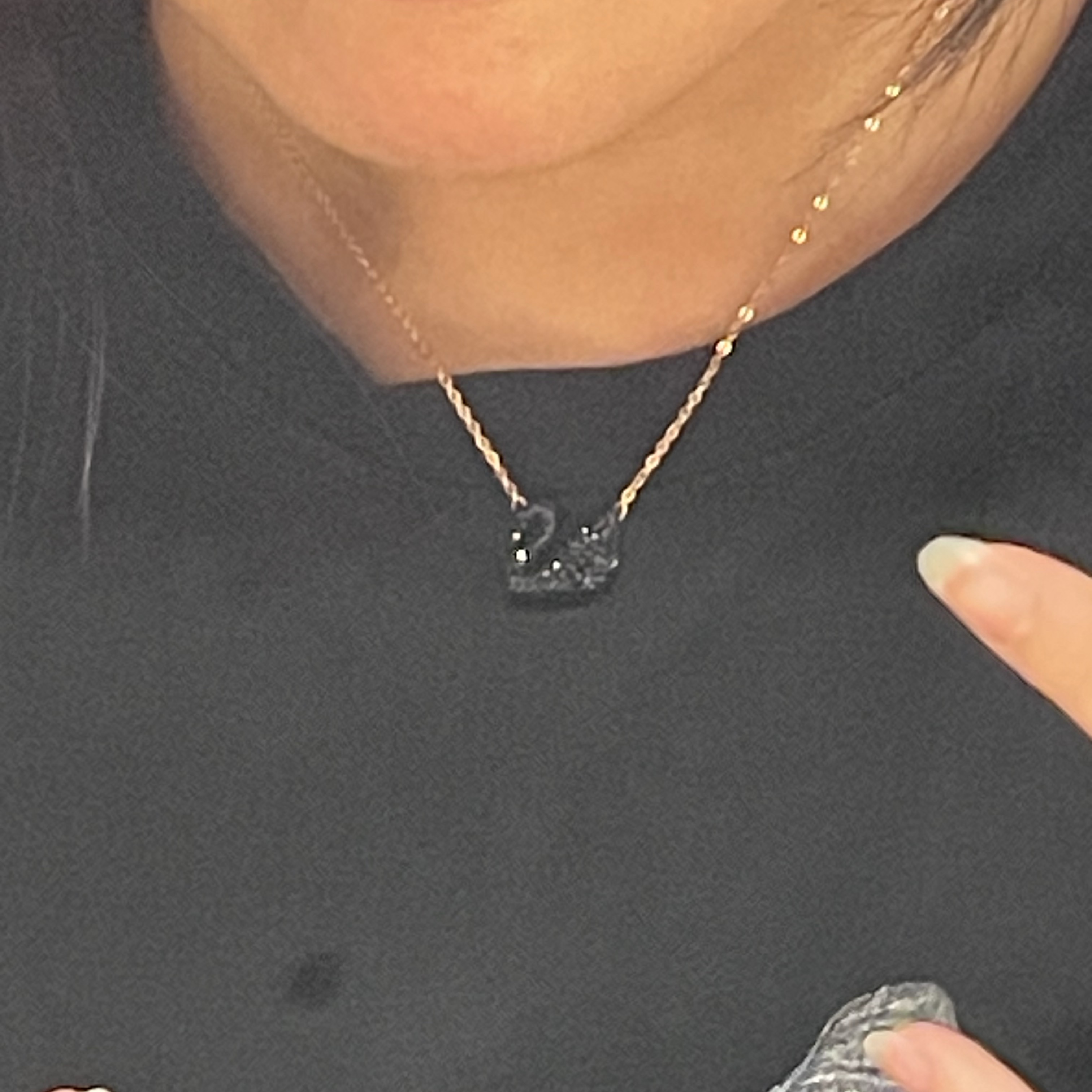 (W) Swarovski Iconic Swan Pendant Medium Black Rose Gold Plated 착용 스타일