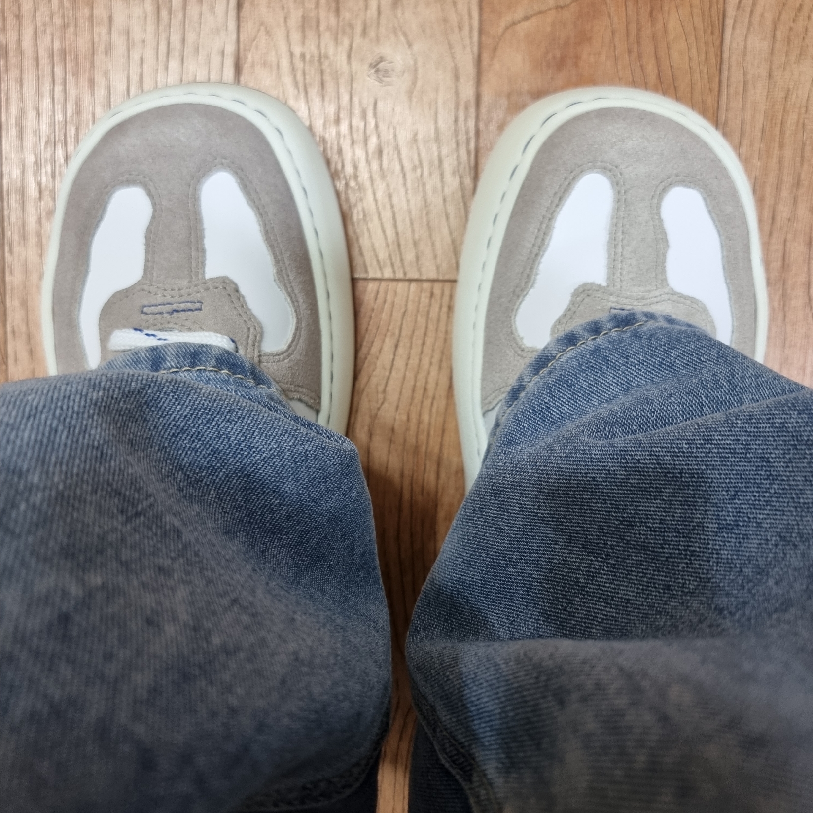 Ader Error Log; Baus Off White 착용 스타일