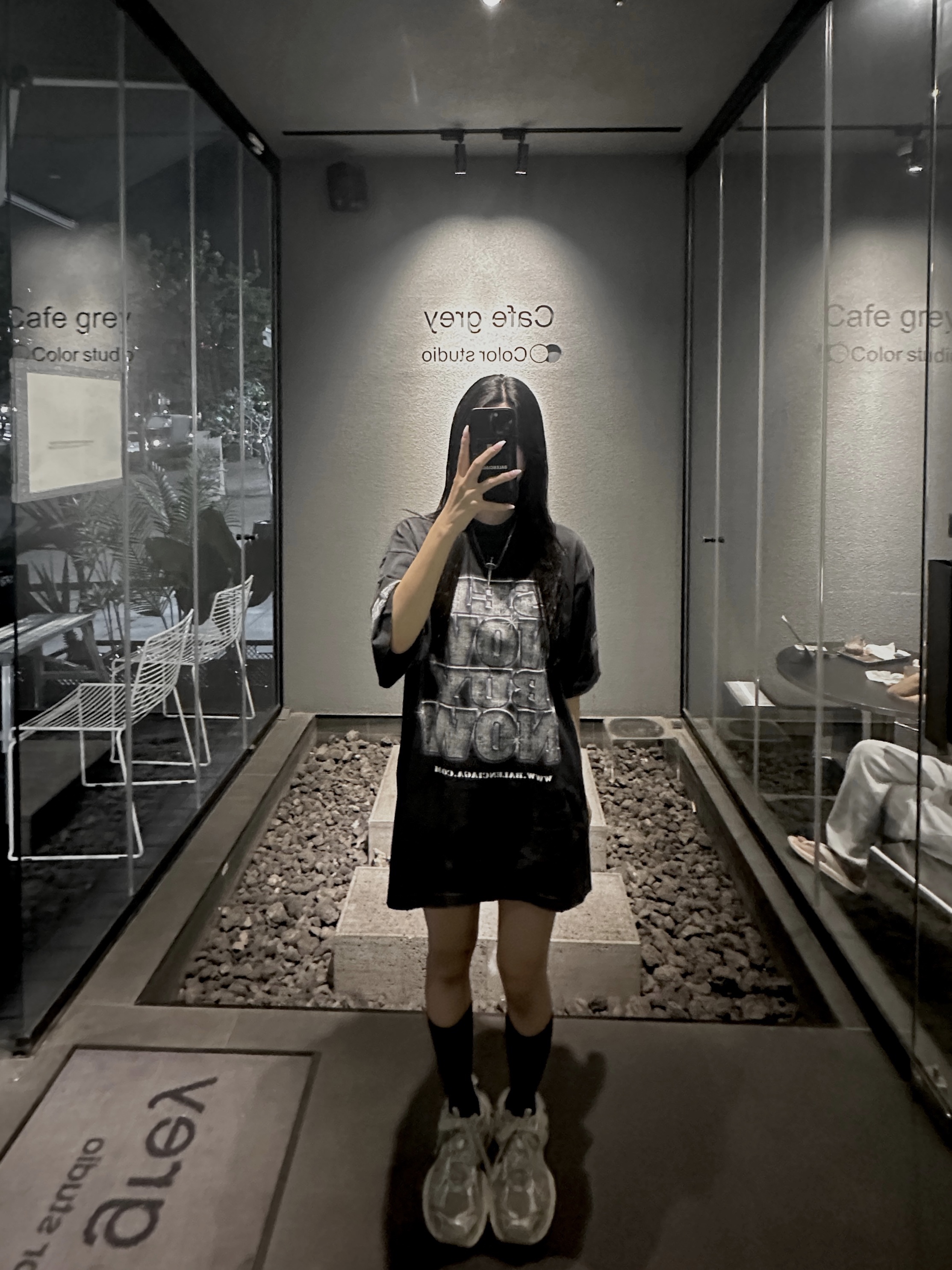 Balenciaga SNBN Inside Out Oversized T-Shirt Black, (W) Balenciaga 3XL Sneakers Light Beige 착용 스타일 - 3