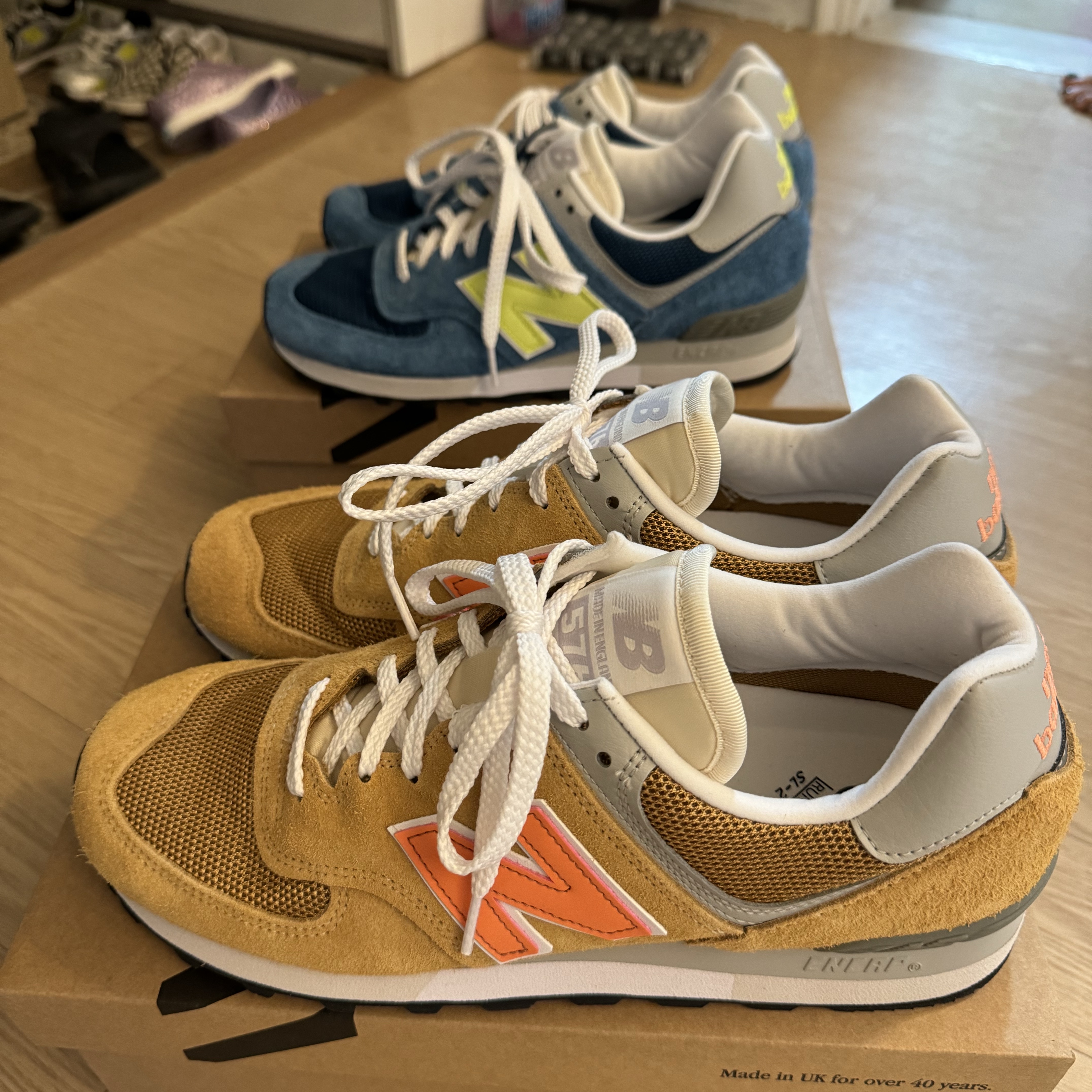 New Balance 576 Made in UK Latte 착용 스타일 - 1