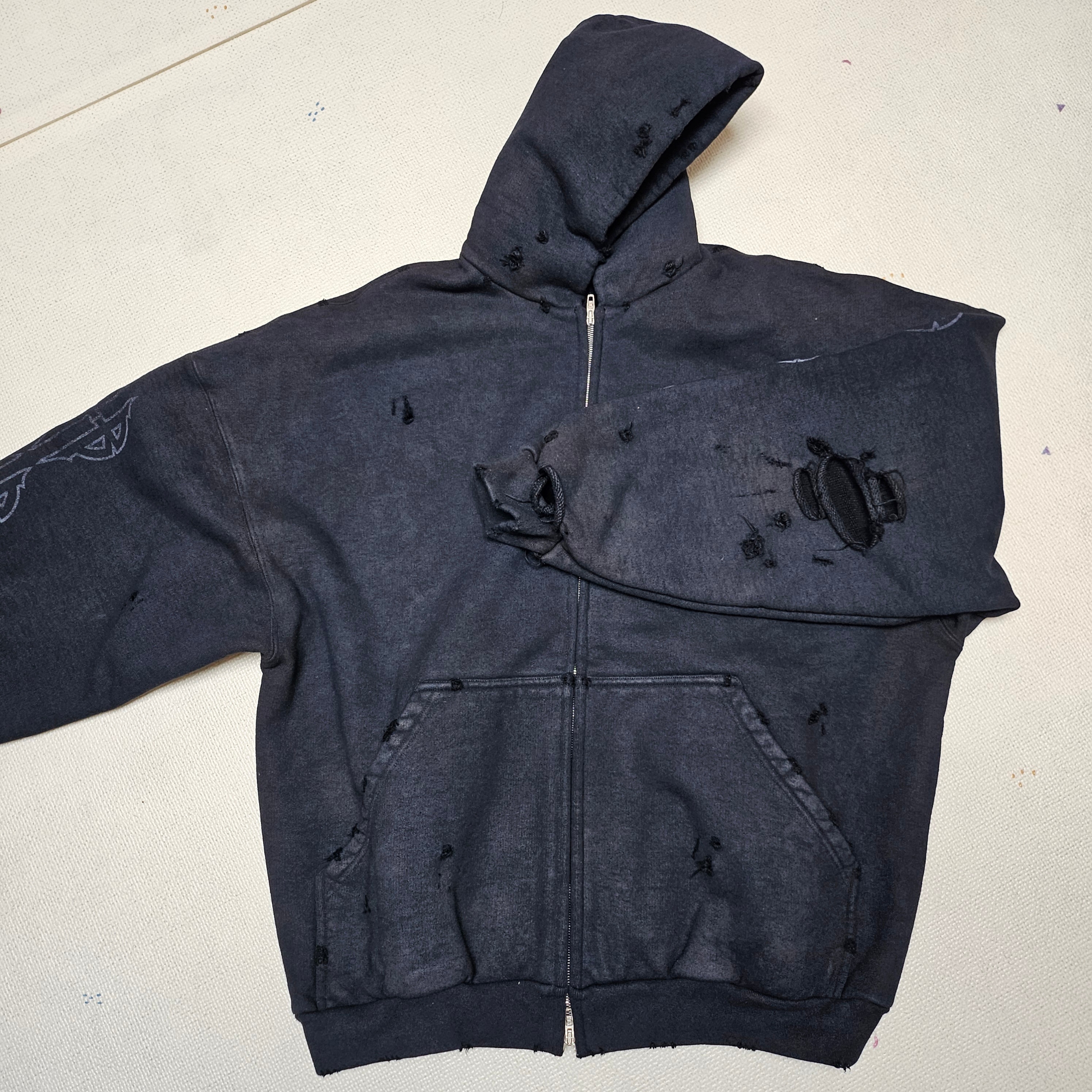 Balenciaga Paris Moon Outerwear Zip-Up Hoodie Oversized Black Faded 착용 스타일 - 2