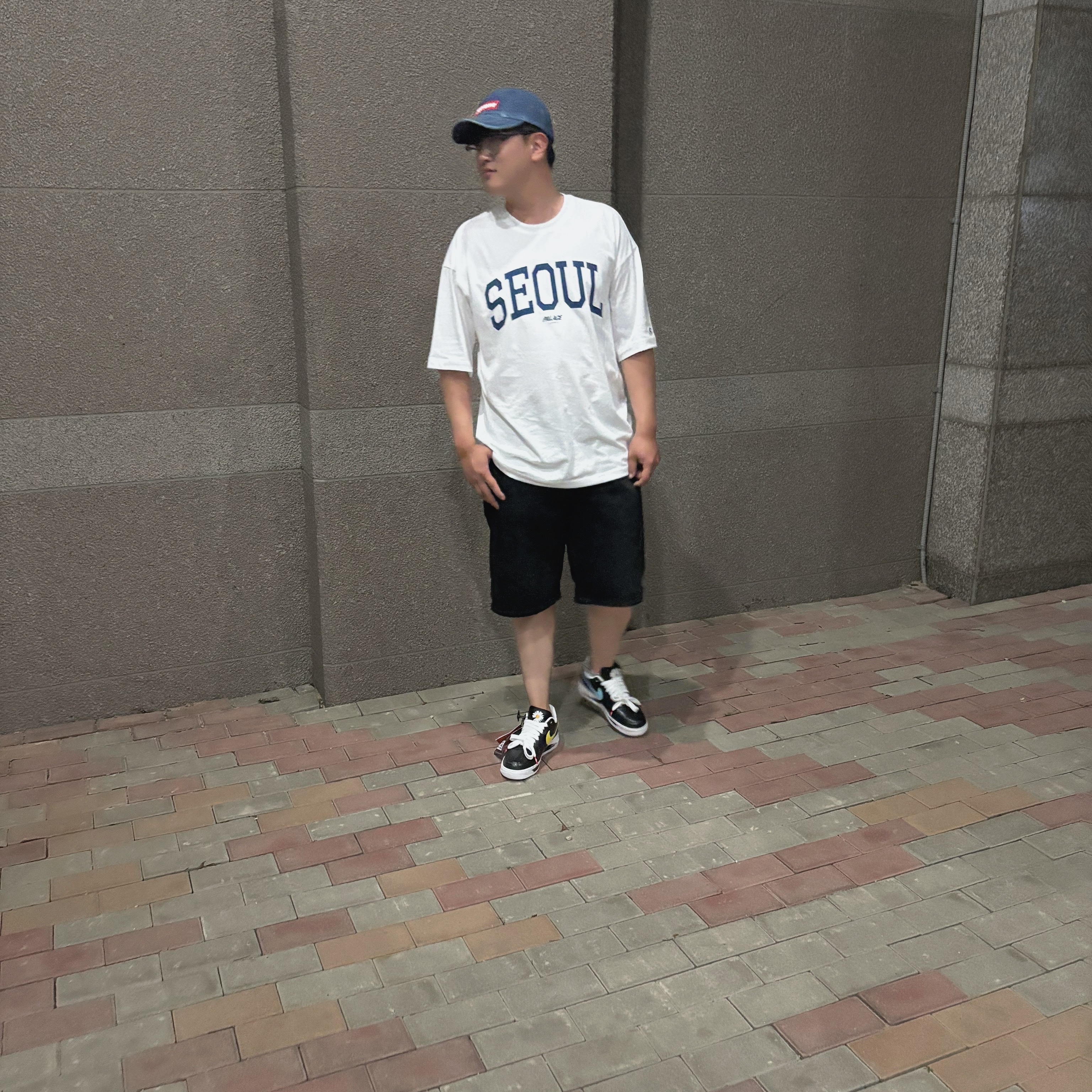 Nike x Peaceminusone Air Force 1 Low Para-Noise 3.0 Black and Multicolor, Palace x Champion Shop T-Shirt Seoul White - 24FW 착용 스타일 - 2