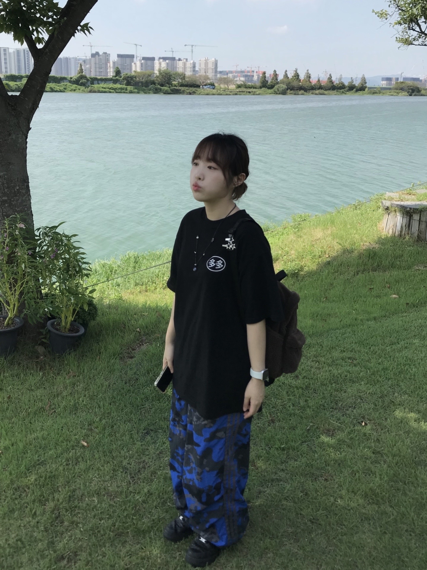 Dada Glow Logo T-Shirt Black, BAPE Baby Milo Mini Fur Backpack Brown 착용 스타일