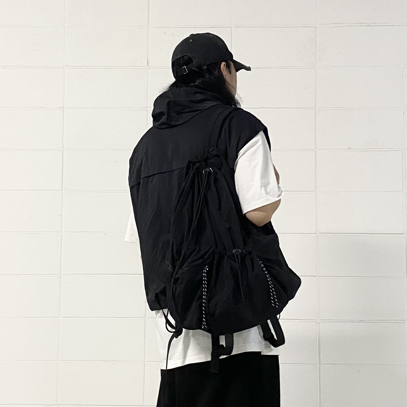 Balenciaga Runner Sneakers White, BAPE 1st Camo Katakana T-Shirts White Yellow 착용 스타일 - 4