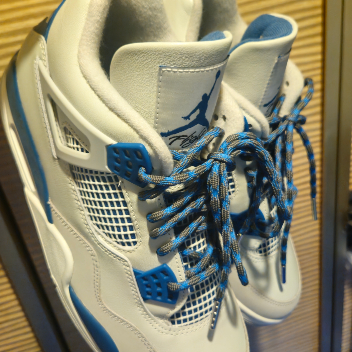 Jordan 4 Retro Industrial Blue 착용 스타일