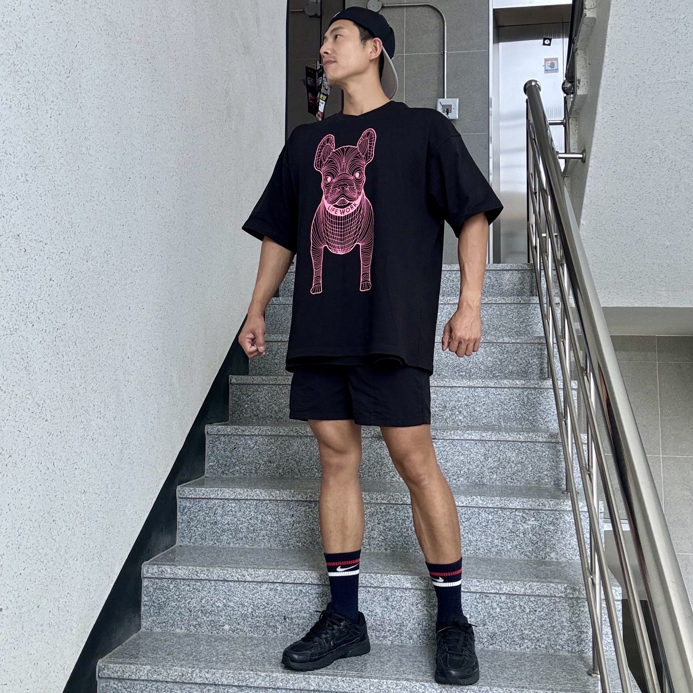 Nike P-6000 PRM Triple Black, Nike NSW Everyday Essential Crew Socks Black (3 Pack/Korean Ver.) 착용 스타일