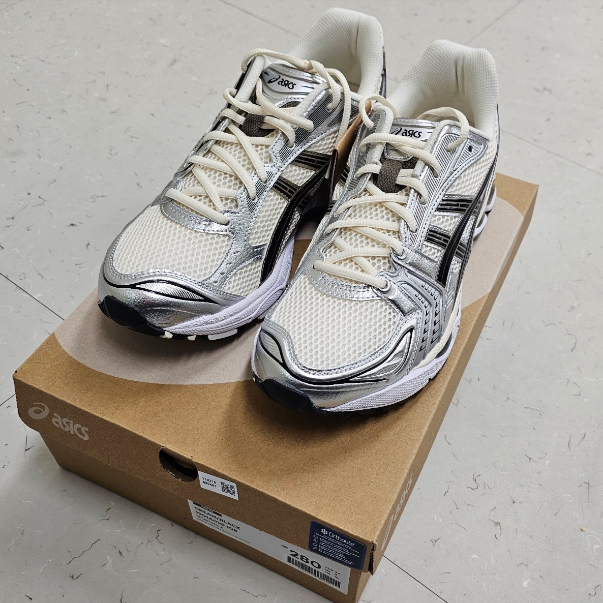 Asics Gel-Kayano 14 Cream Black 착용 스타일 - 1